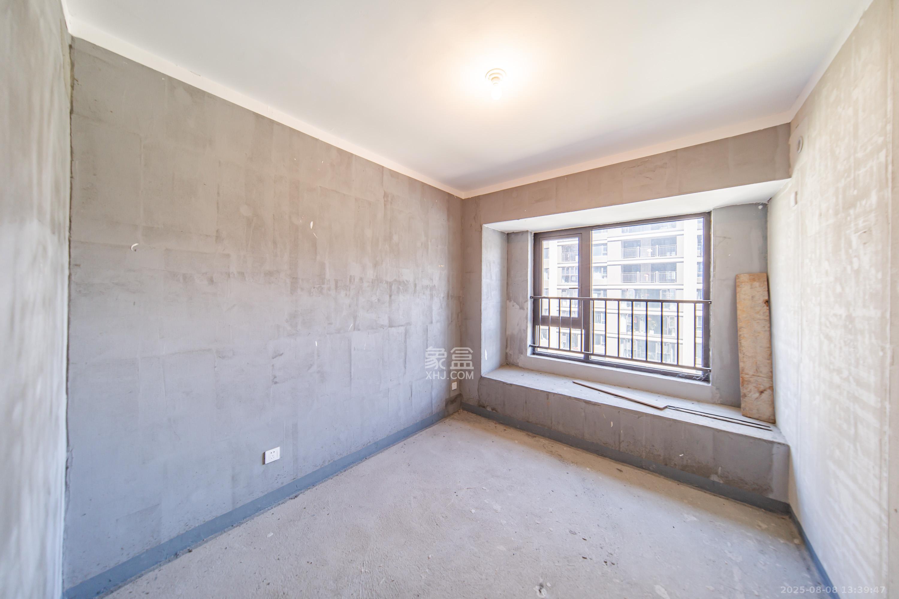 建发电建江山悦  4室2厅2卫    125.0万卧室