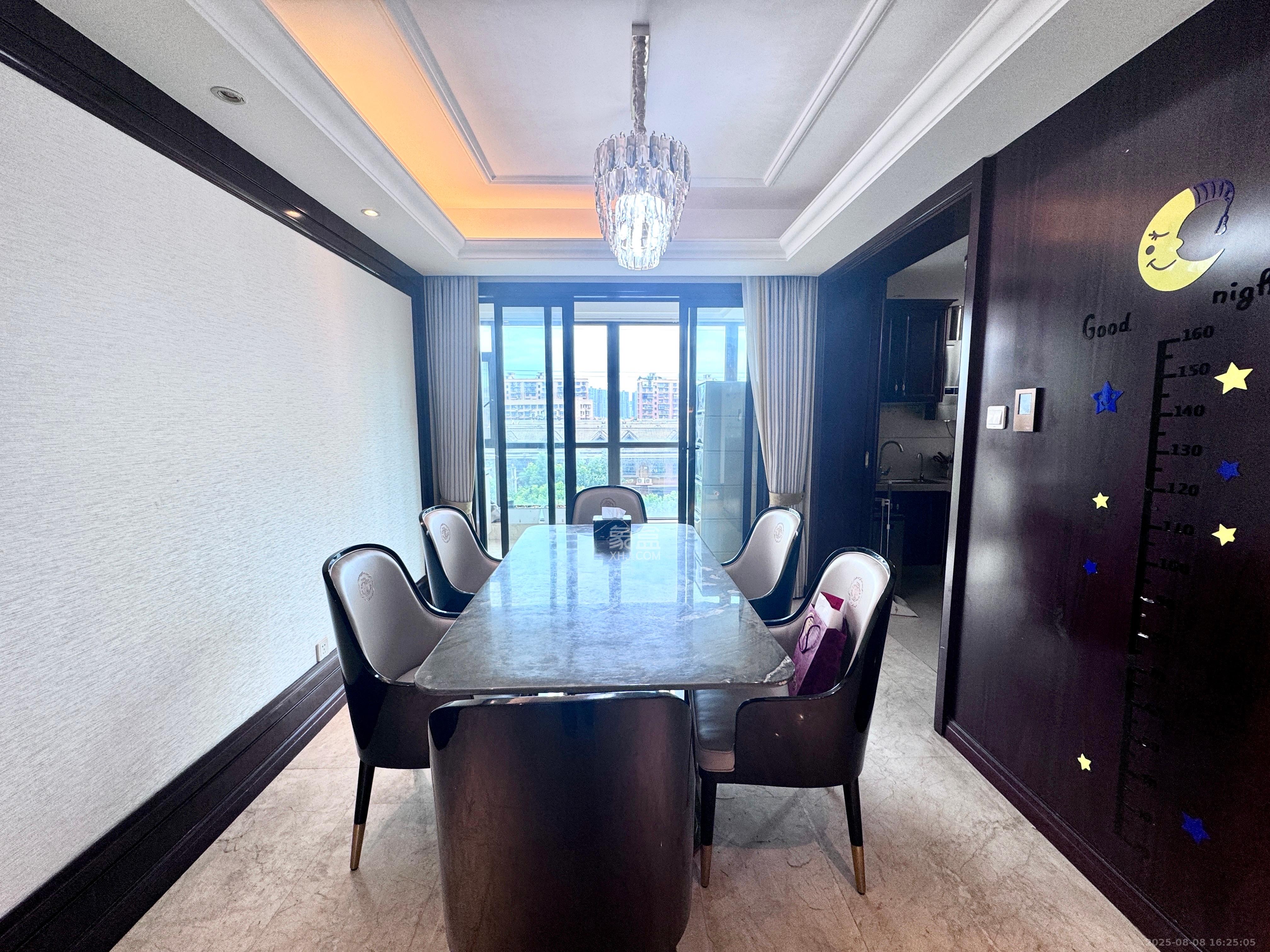 运达中央广场一、二期 3室2厅3卫 11000.0元/月 运达中央广场一、二期 3室2厅3卫 11000.0元/月室内图