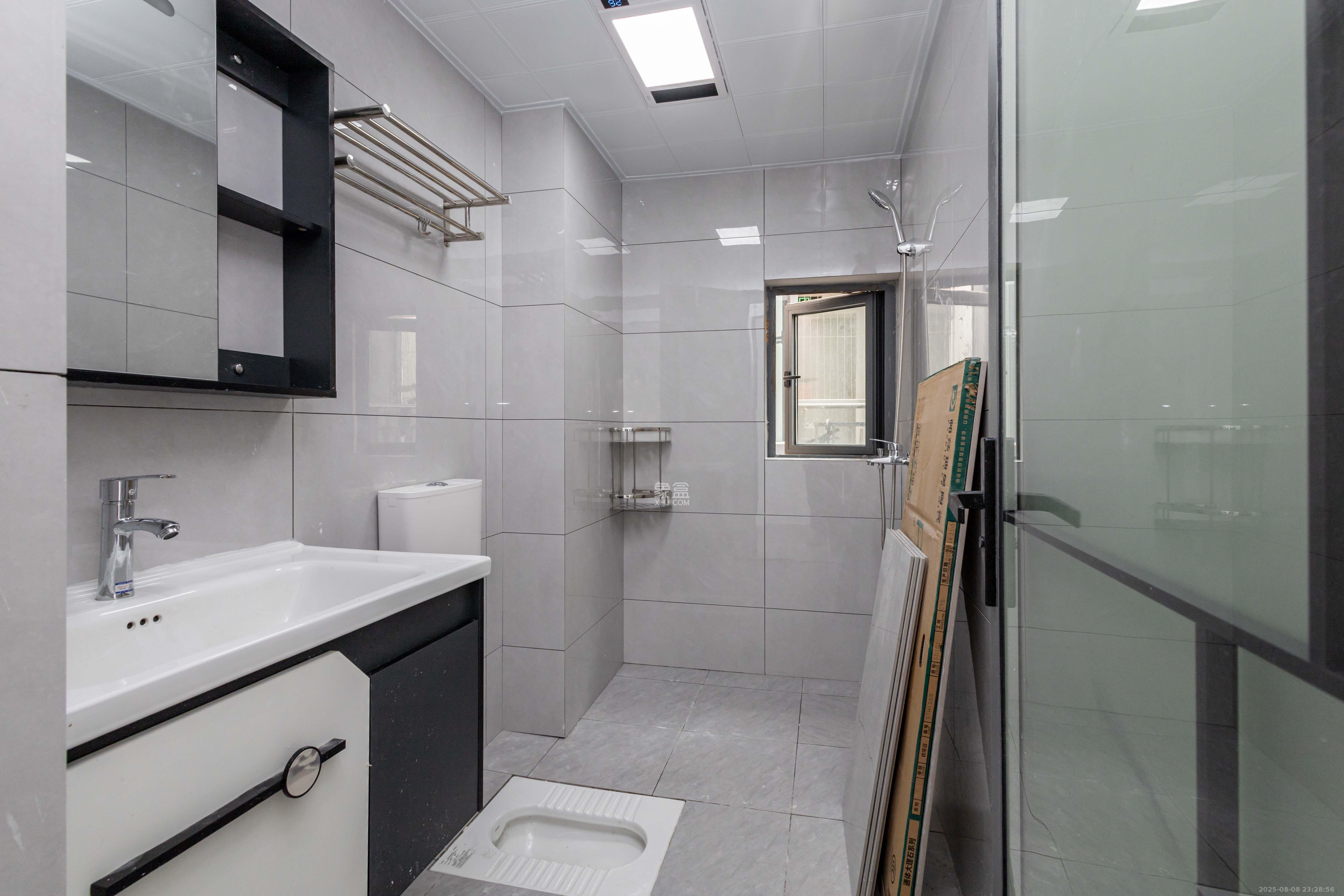 敏捷珑玥府  3室2厅2卫    67.0万卫生间