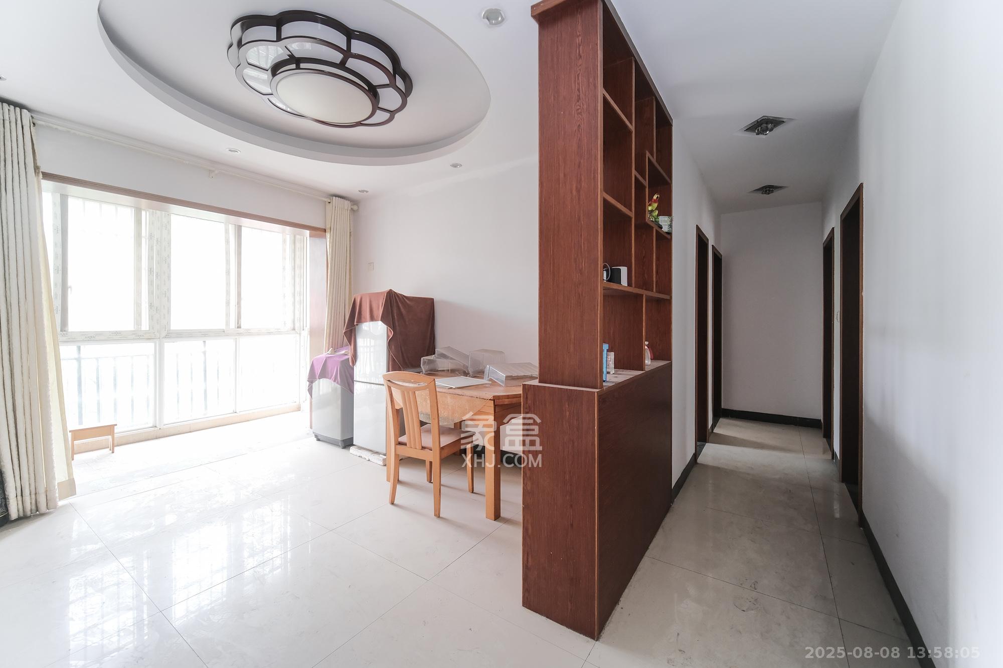 四季星城 3室2厅2卫 59.0万 四季星城 3室2厅2卫 59.0万客厅