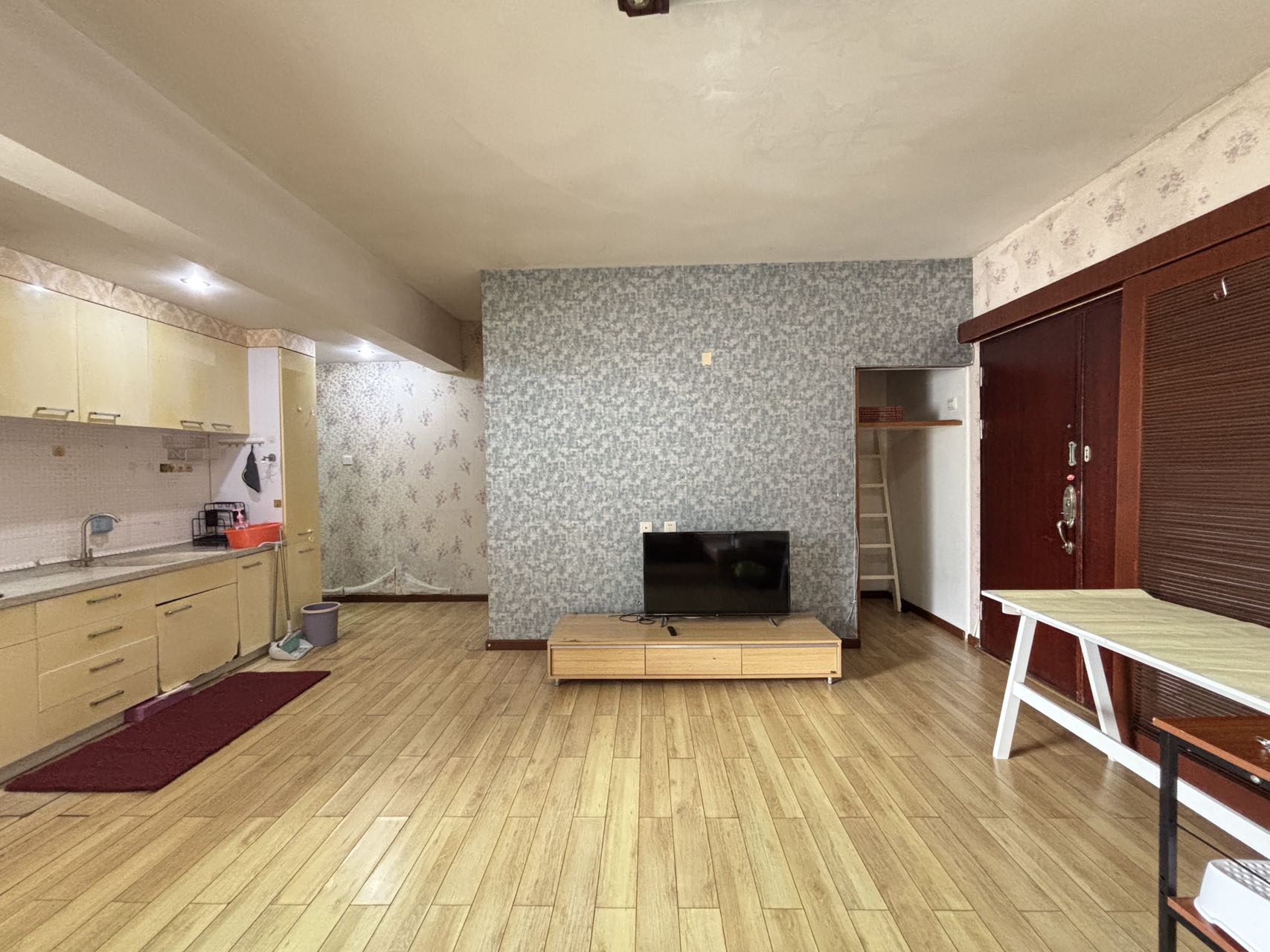 海岸壹号  1室1厅1卫    2500.0元/月 海岸壹号  1室1厅1卫    2500.0元/月