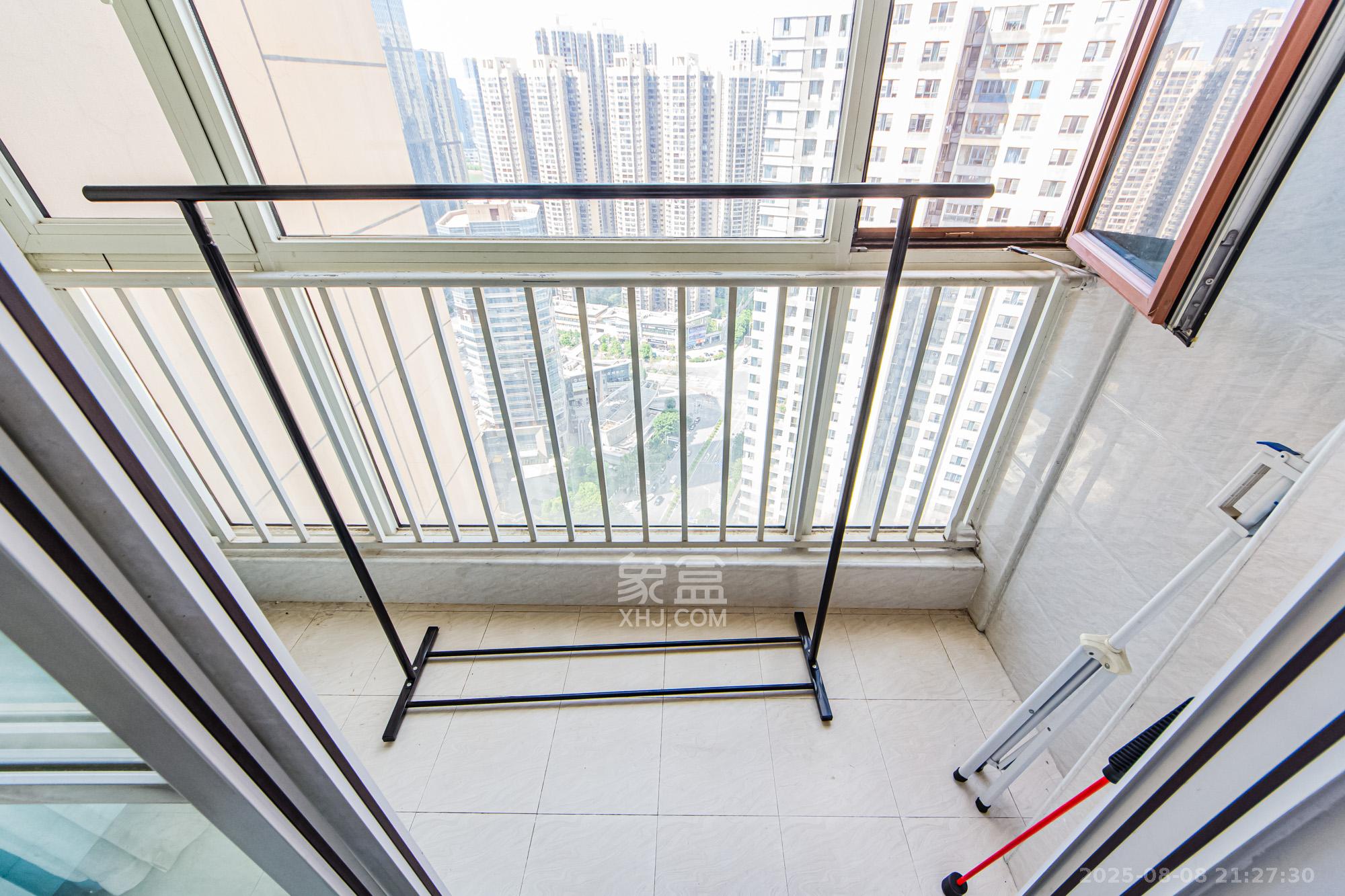 北辰三角洲E4区  2室2厅1卫    88.0万 北辰三角洲E4区  2室2厅1卫    88.0万阳台