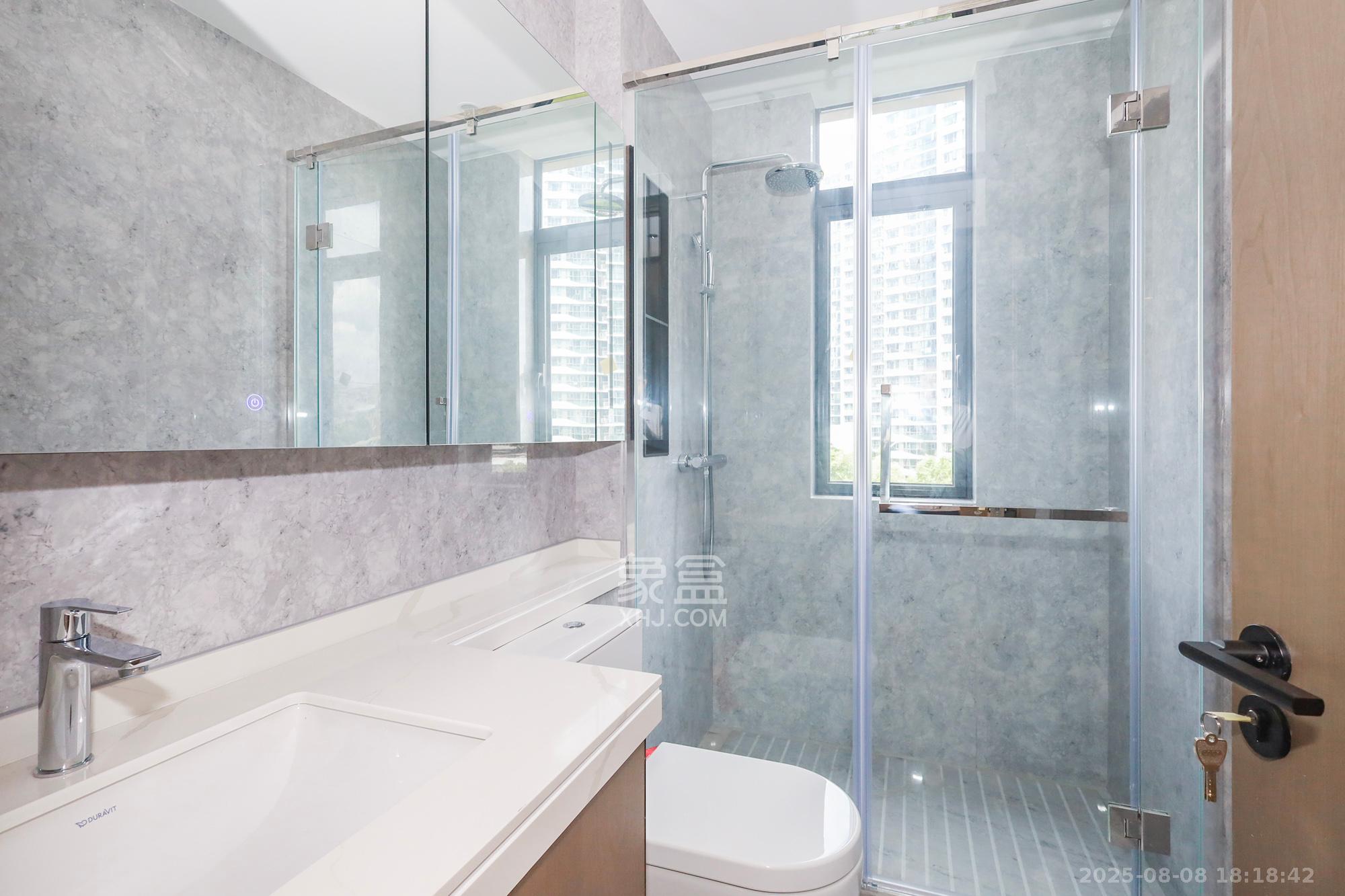 旭辉铂悦湘江  4室2厅3卫    636.0万 旭辉铂悦湘江  4室2厅3卫    636.0万卫生间