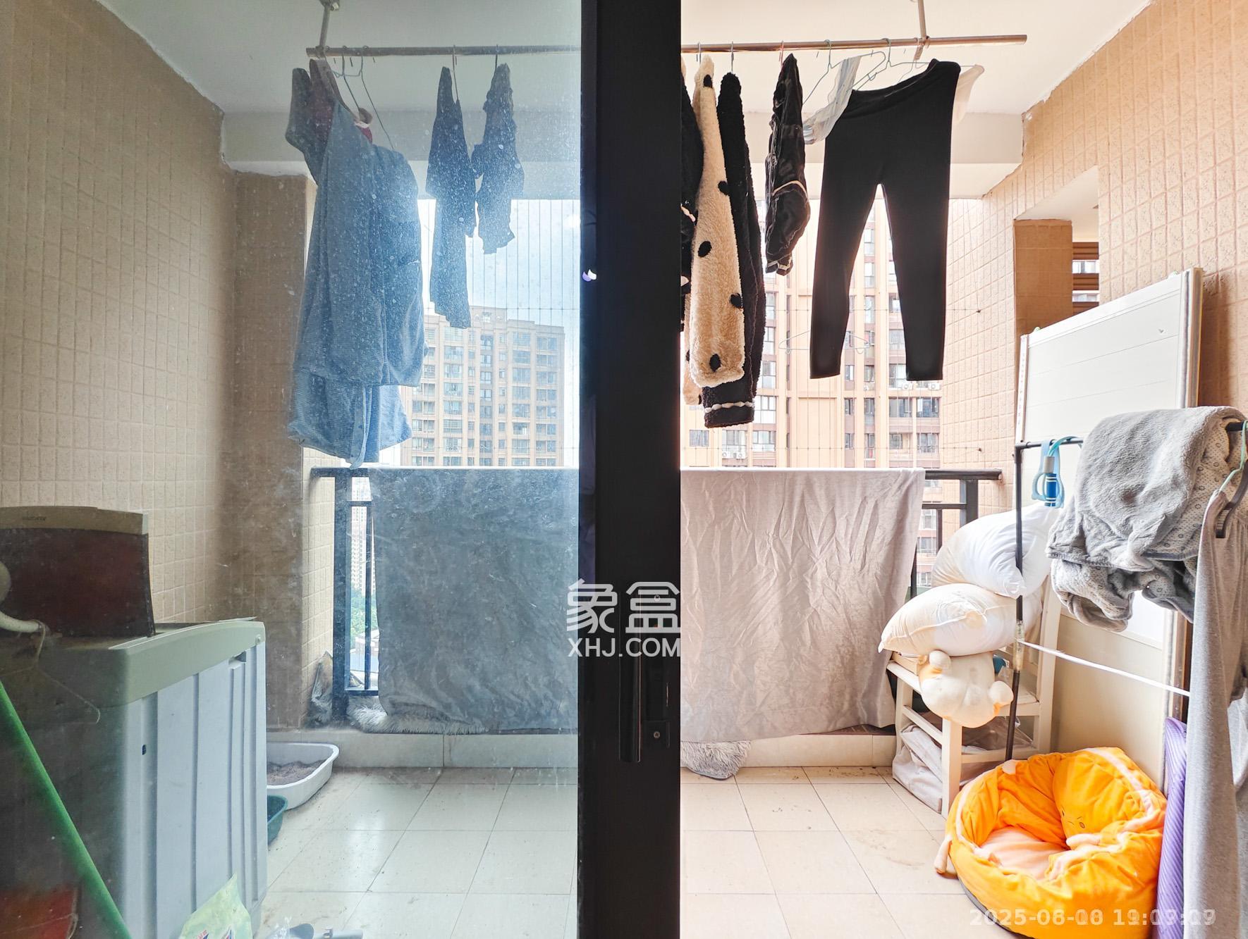 南城印象 3室2厅1卫 2000.0元/月 南城印象 3室2厅1卫 2000.0元/月室内图