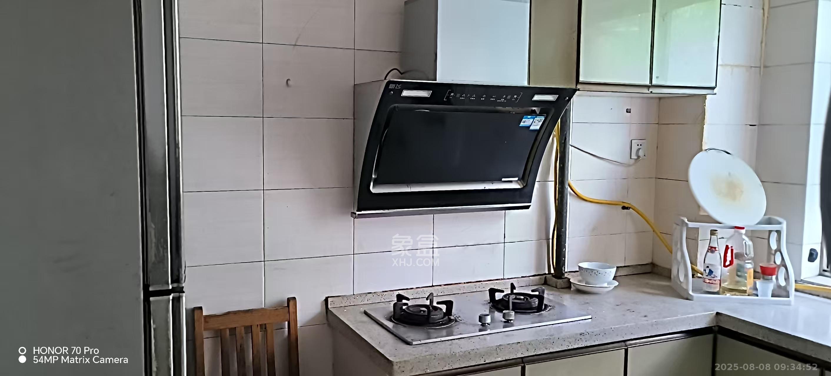 南明苑西区 3室2厅1卫 2200.0元/月 南明苑西区 3室2厅1卫 2200.0元/月室内图