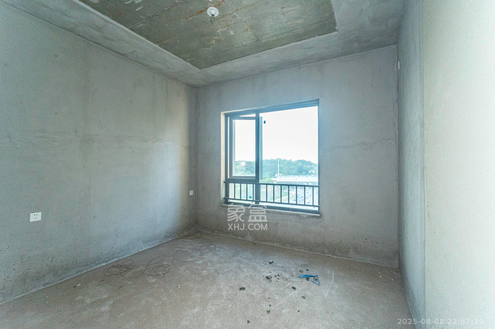 荣盛城 4室2厅2卫 79.0万 荣盛城 4室2厅2卫 79.0万卧室