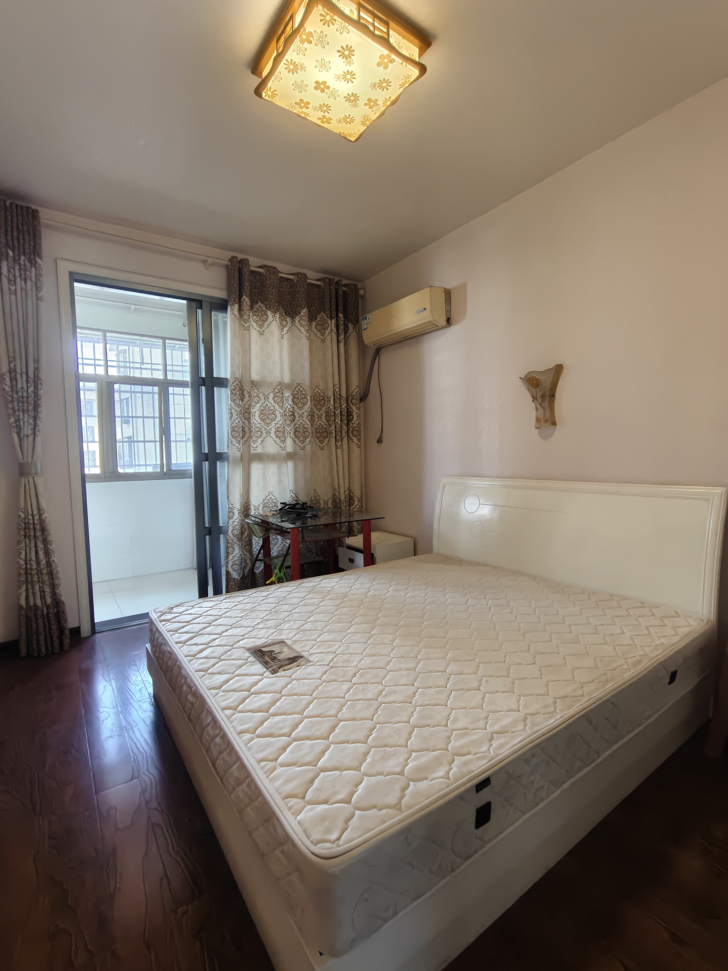 娄底第五完全小学  4室2厅2卫    55.8万客厅