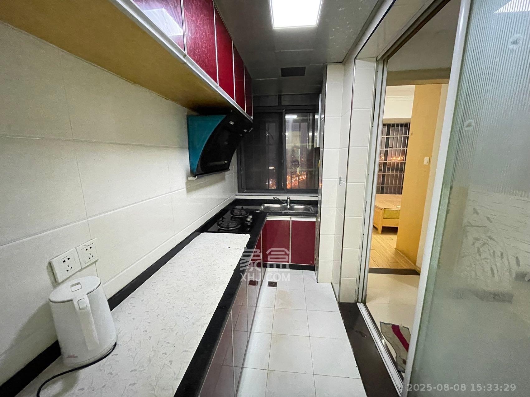 红公馆(前程丽景大厦)  3室2厅1卫    2200.0元/月 红公馆(前程丽景大厦)  3室2厅1卫    2200.0元/月室内图