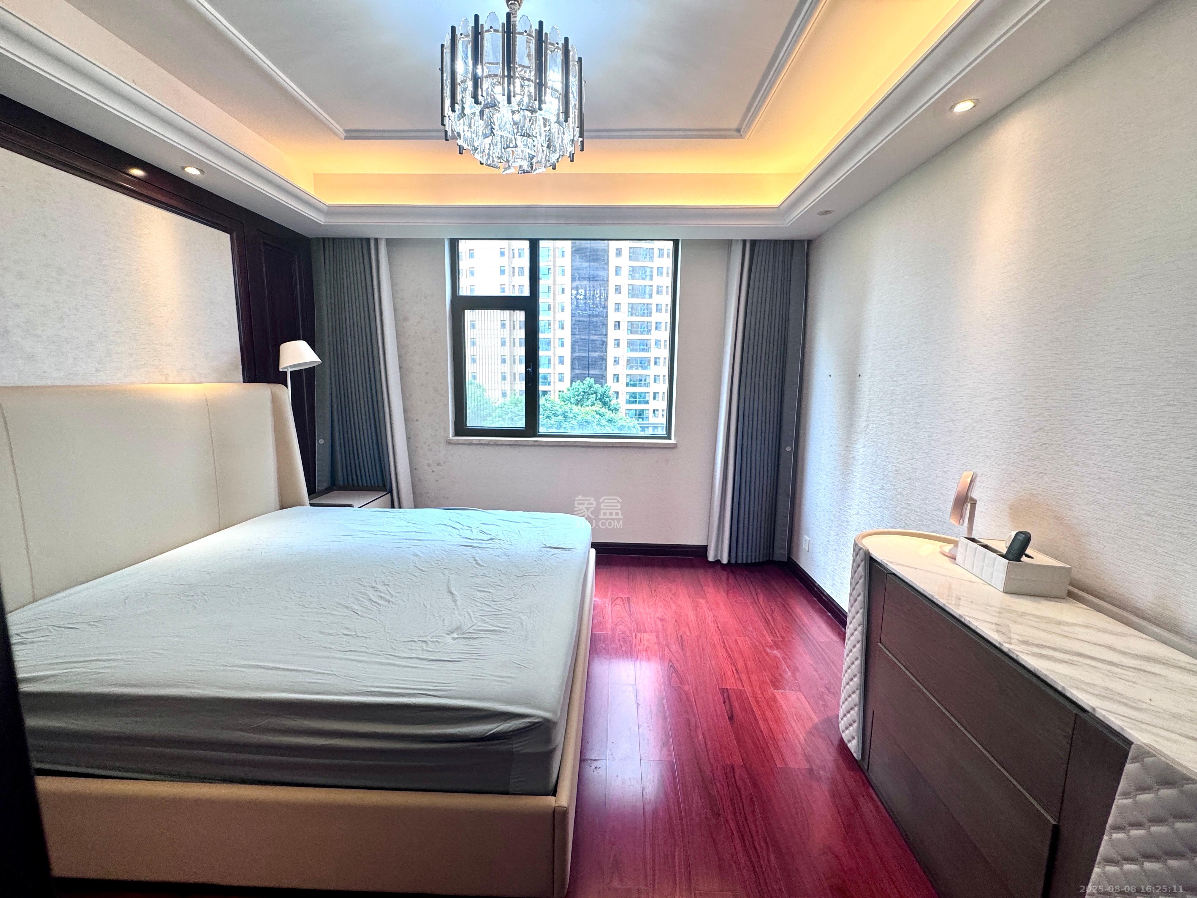 运达中央广场一、二期 3室2厅3卫 11000.0元/月 运达中央广场一、二期 3室2厅3卫 11000.0元/月室内图