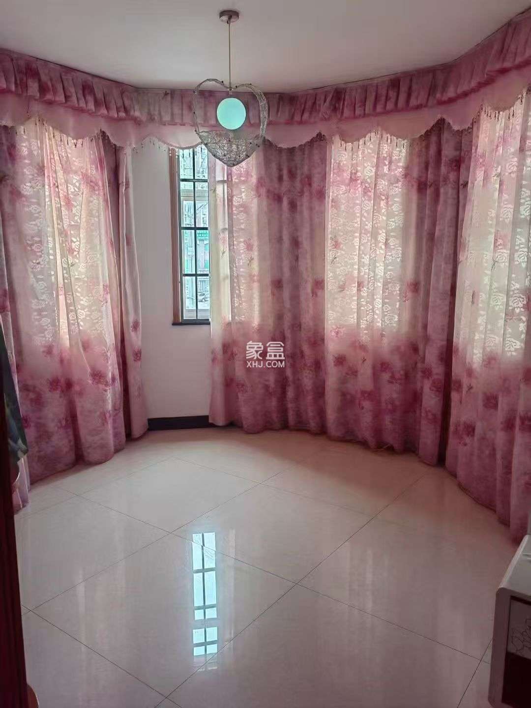 精锐华府(精锐华庭) 3室2厅2卫 1680.0元/月 精锐华府(精锐华庭) 3室2厅2卫 1680.0元/月室内图