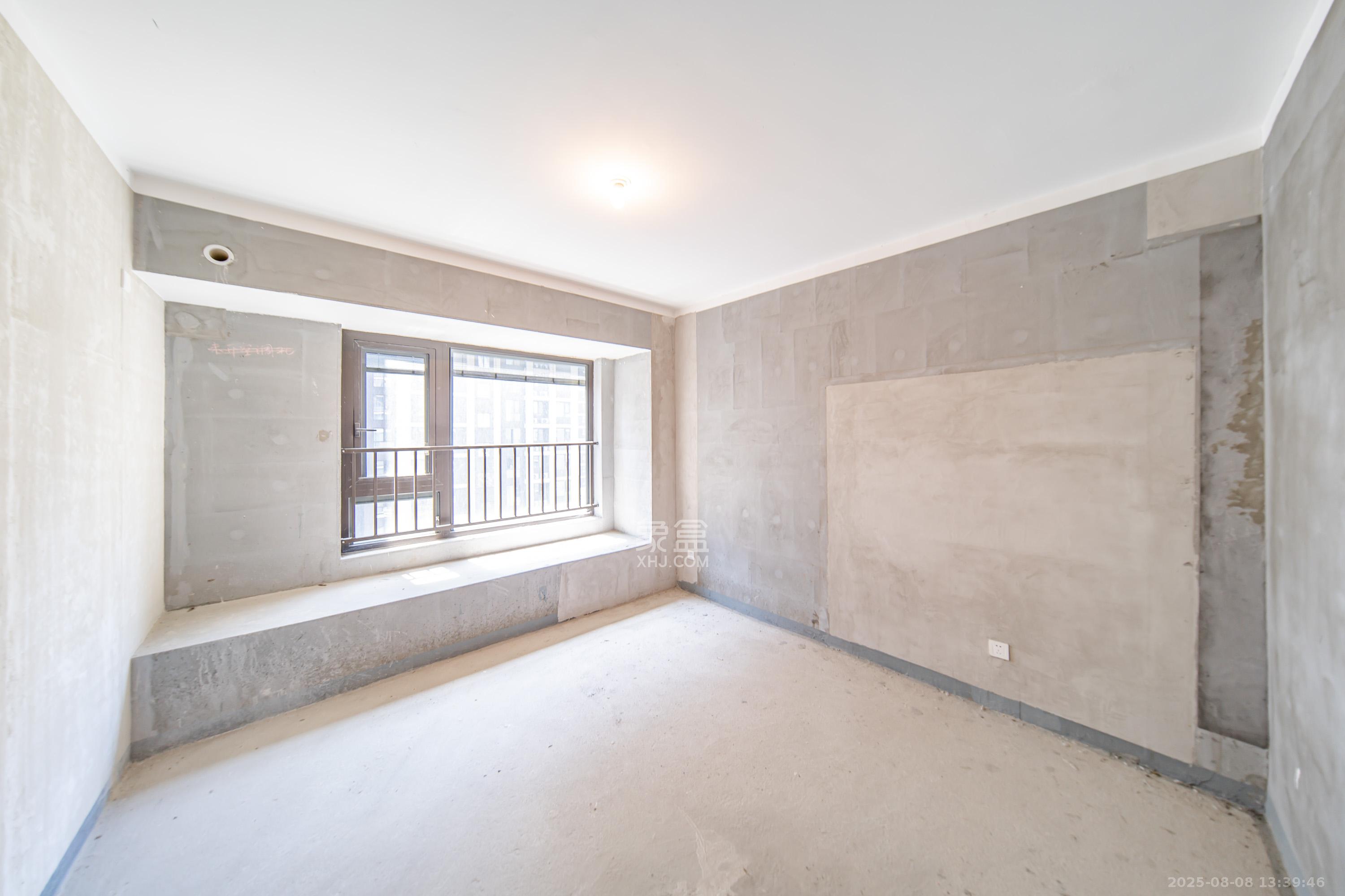 建发电建江山悦  4室2厅2卫    125.0万卧室