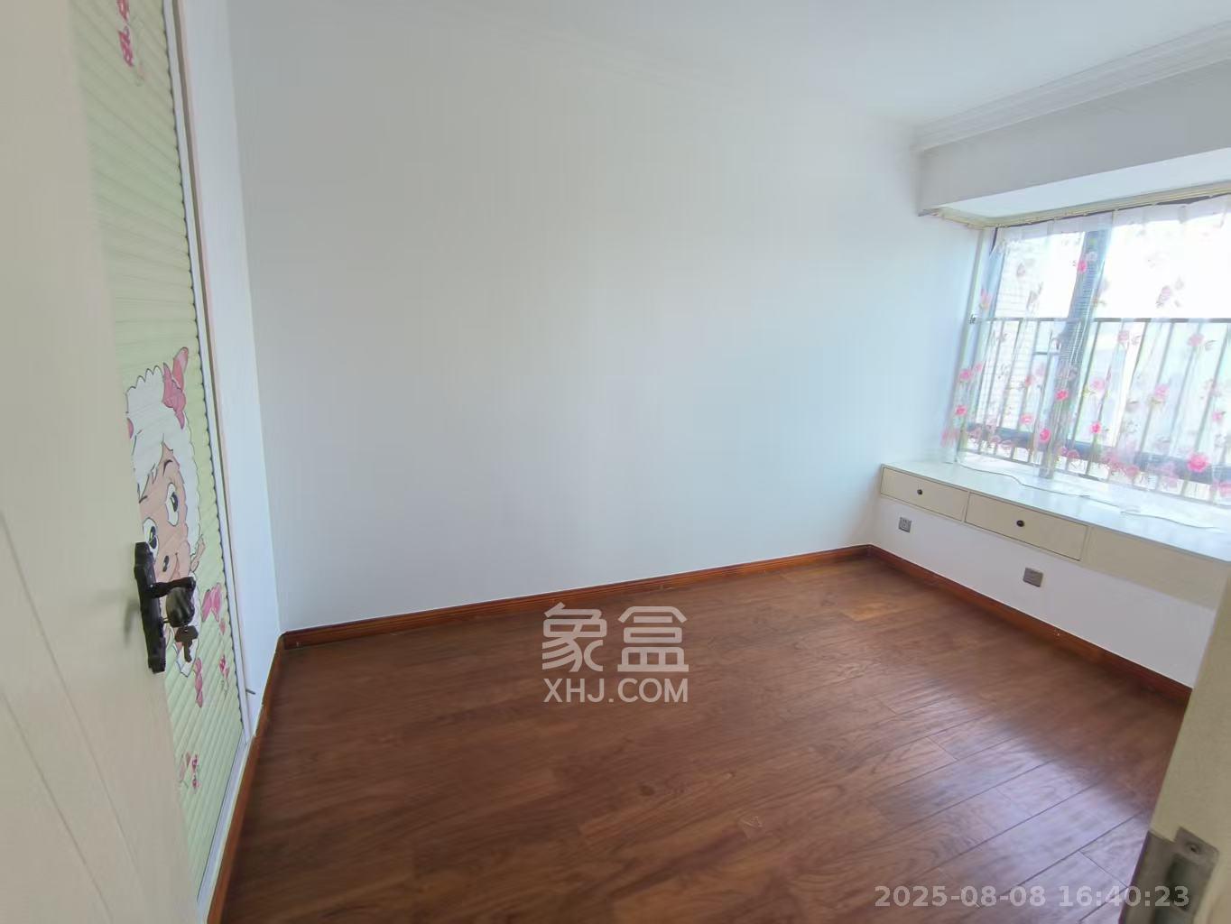 极目楚天  1室2厅2卫    2800.0元/月 极目楚天  1室2厅2卫    2800.0元/月室内图