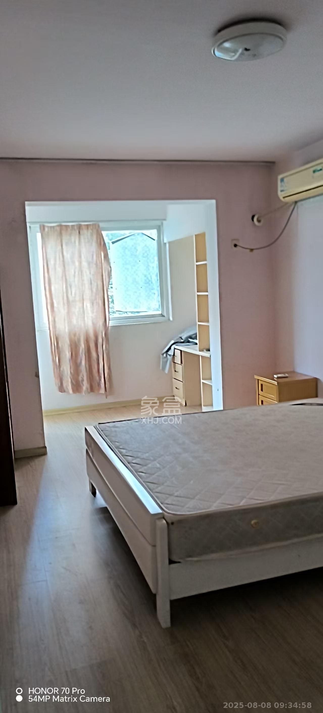 南明苑西区 3室2厅1卫 2200.0元/月 南明苑西区 3室2厅1卫 2200.0元/月室内图