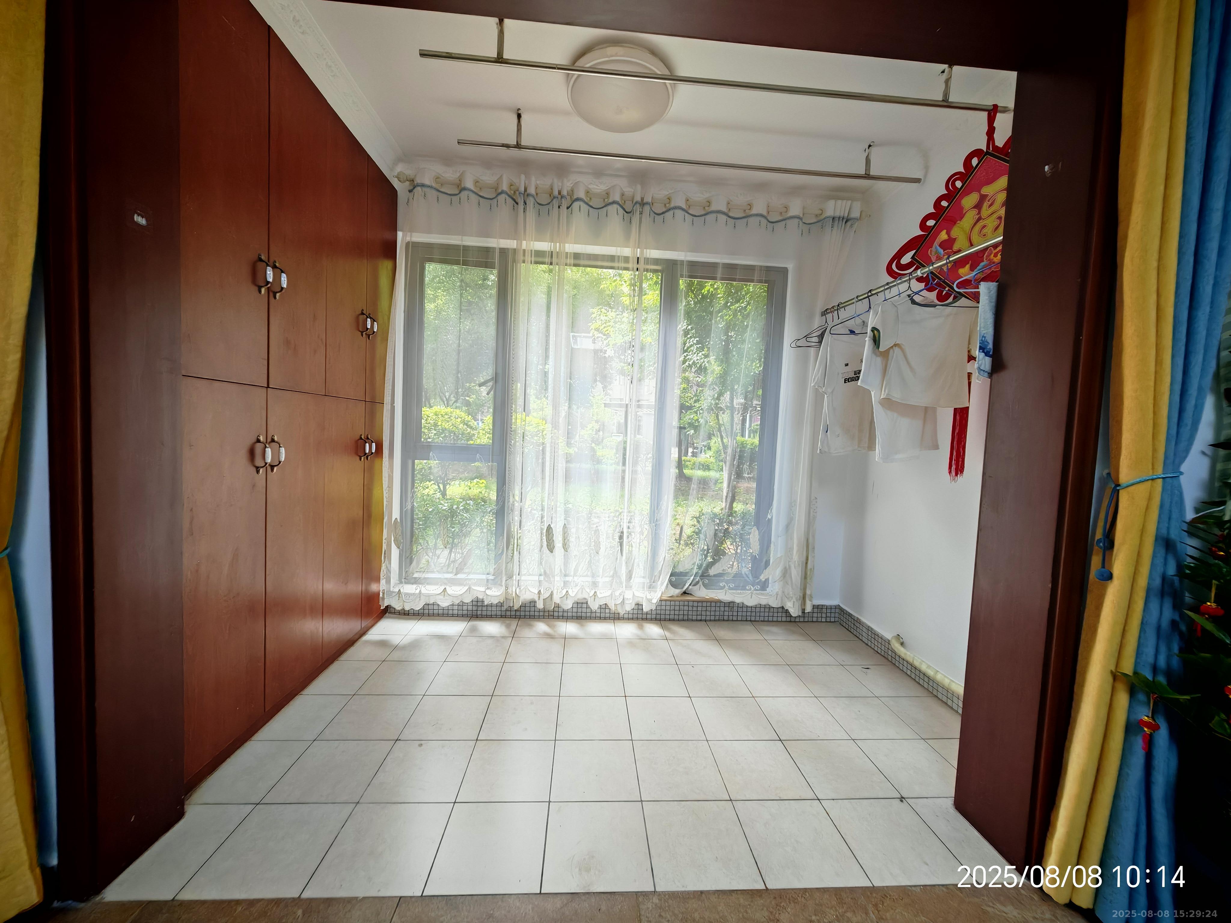 怡海星城 3室2厅2卫 2600.0元/月 怡海星城 3室2厅2卫 2600.0元/月室内图