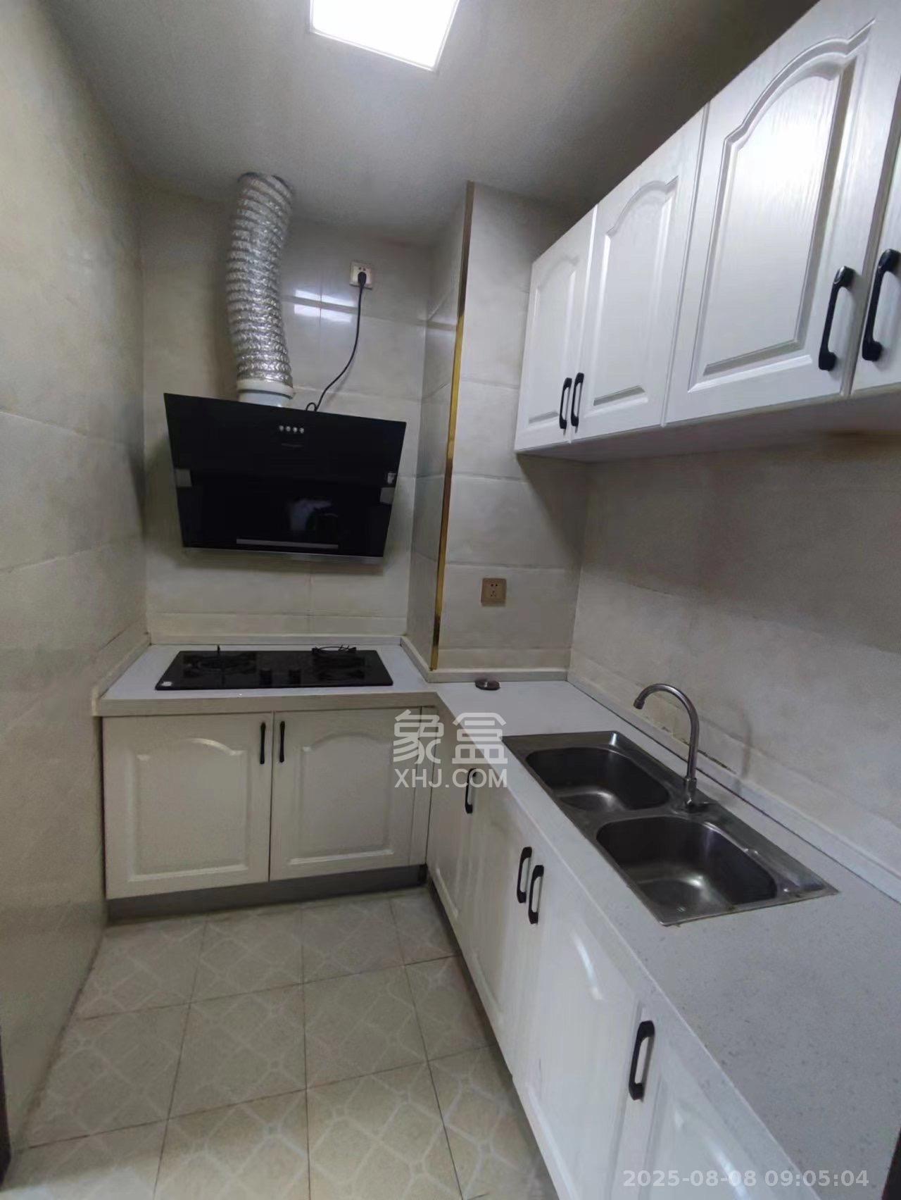 三泰街新富城 4室2厅1卫 3500.0元/月 三泰街新富城 4室2厅1卫 3500.0元/月室内图