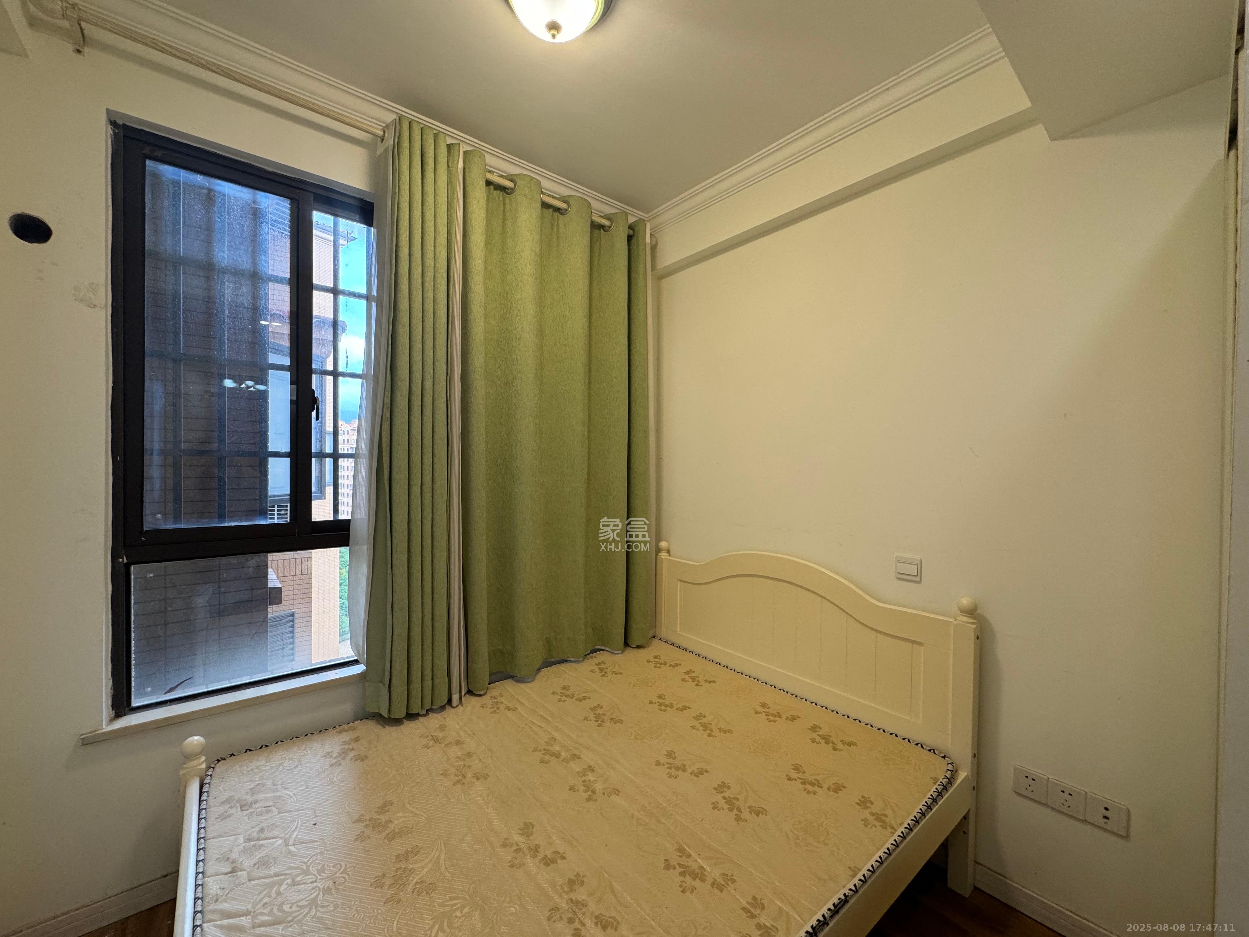 中信凯旋蓝岸(中信新城三期)  3室2厅1卫    2400.0元/月 中信凯旋蓝岸(中信新城三期)  3室2厅1卫    2400.0元/月室内图