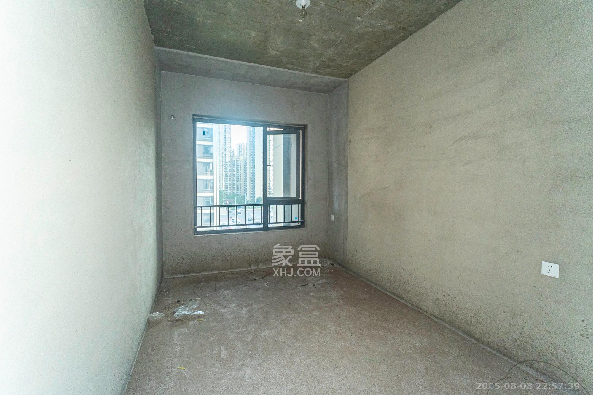 荣盛城 4室2厅2卫 79.0万 荣盛城 4室2厅2卫 79.0万卧室