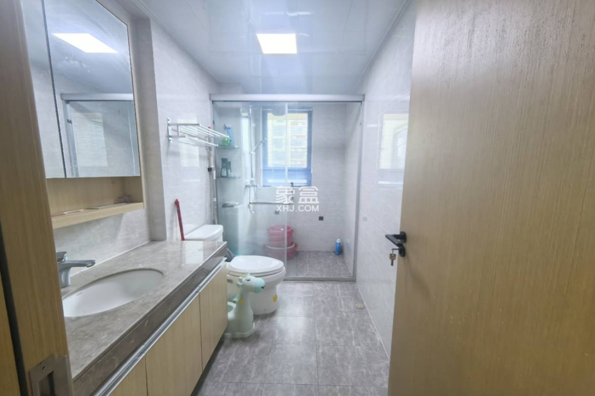 伊泰天骄三期 3室2厅2卫 170.0万 伊泰天骄三期 3室2厅2卫 170.0万室内图