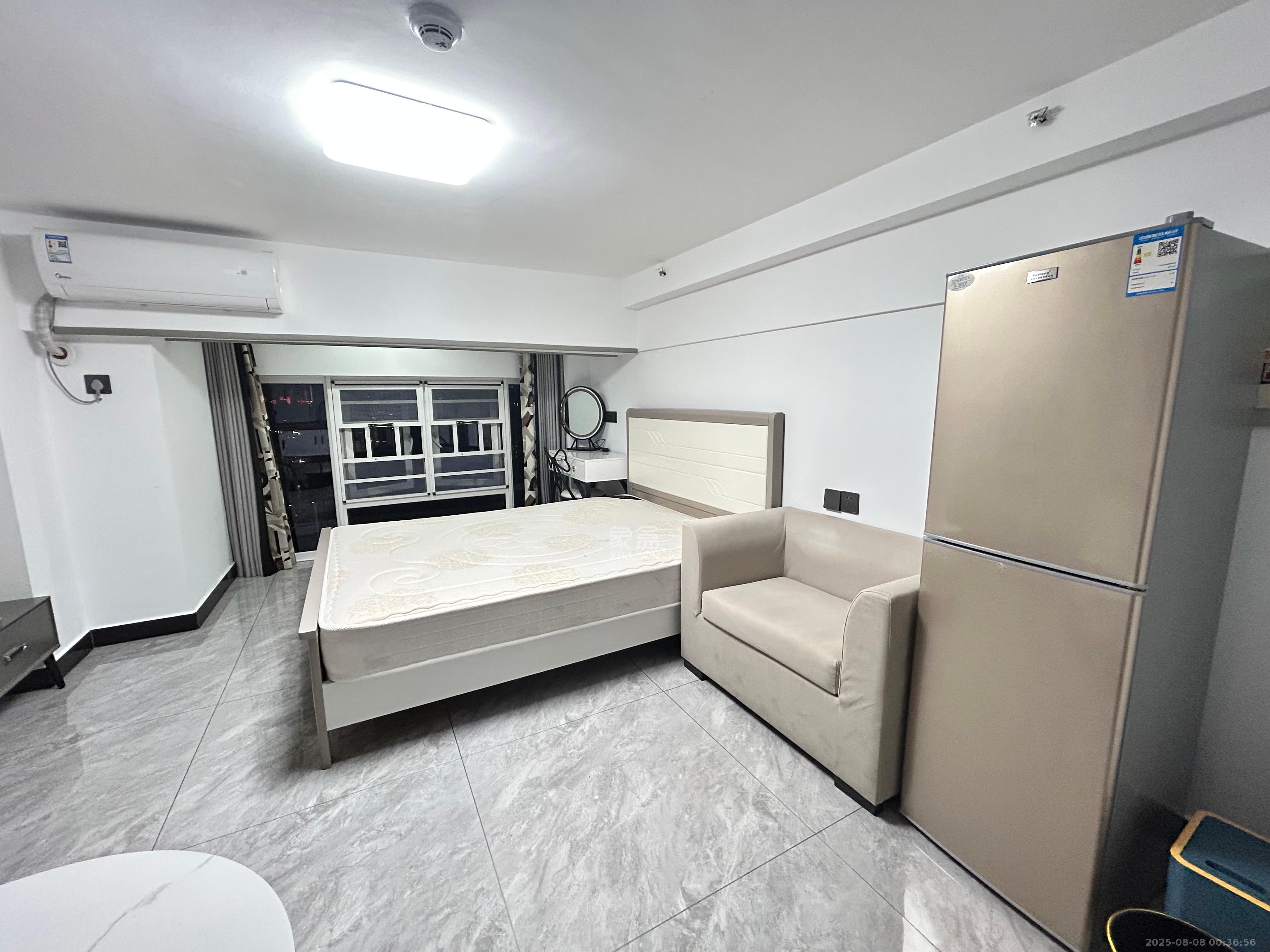 金地中交麓谷香颂(金地中交雅苑)  1室0厅0卫    1350.0元/月 金地中交麓谷香颂(金地中交雅苑)  1室0厅0卫    1350.0元/月室内图