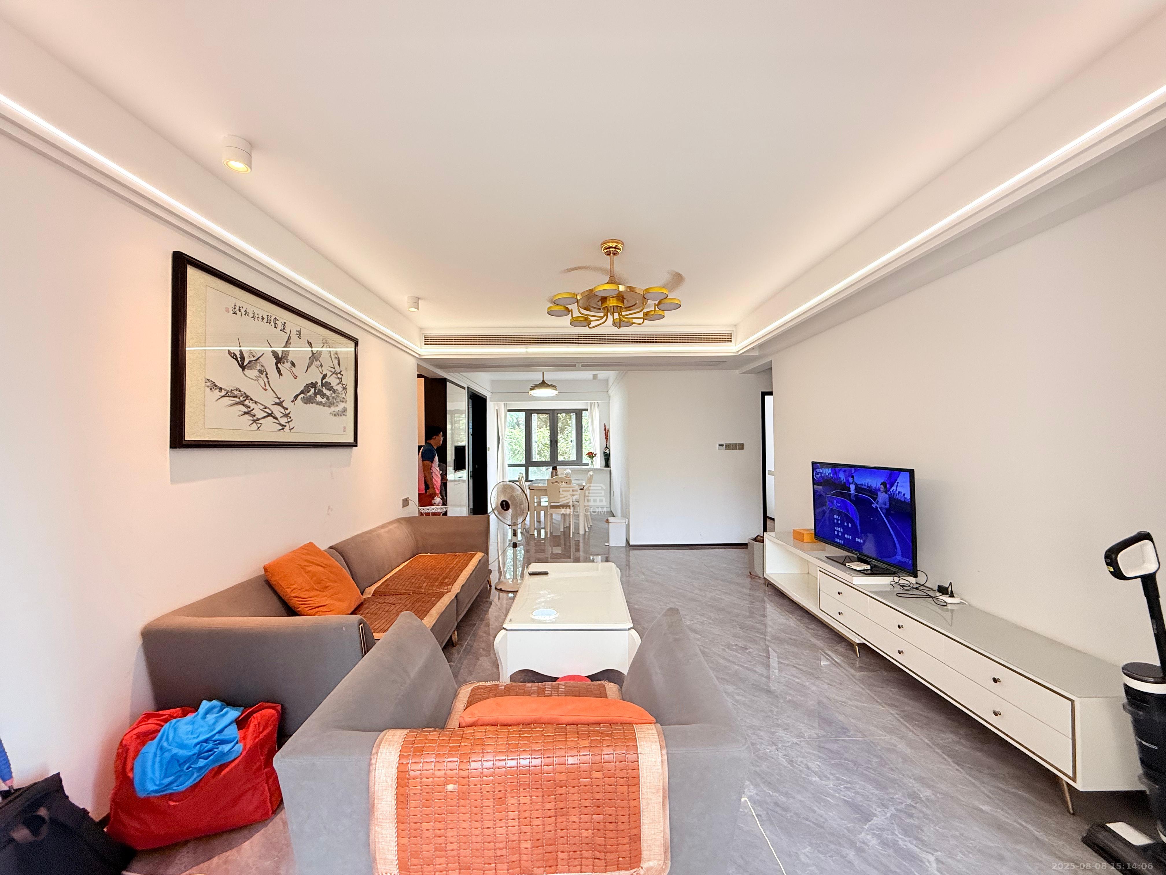 华润翡翠府  4室2厅2卫    3300.0元/月室内图