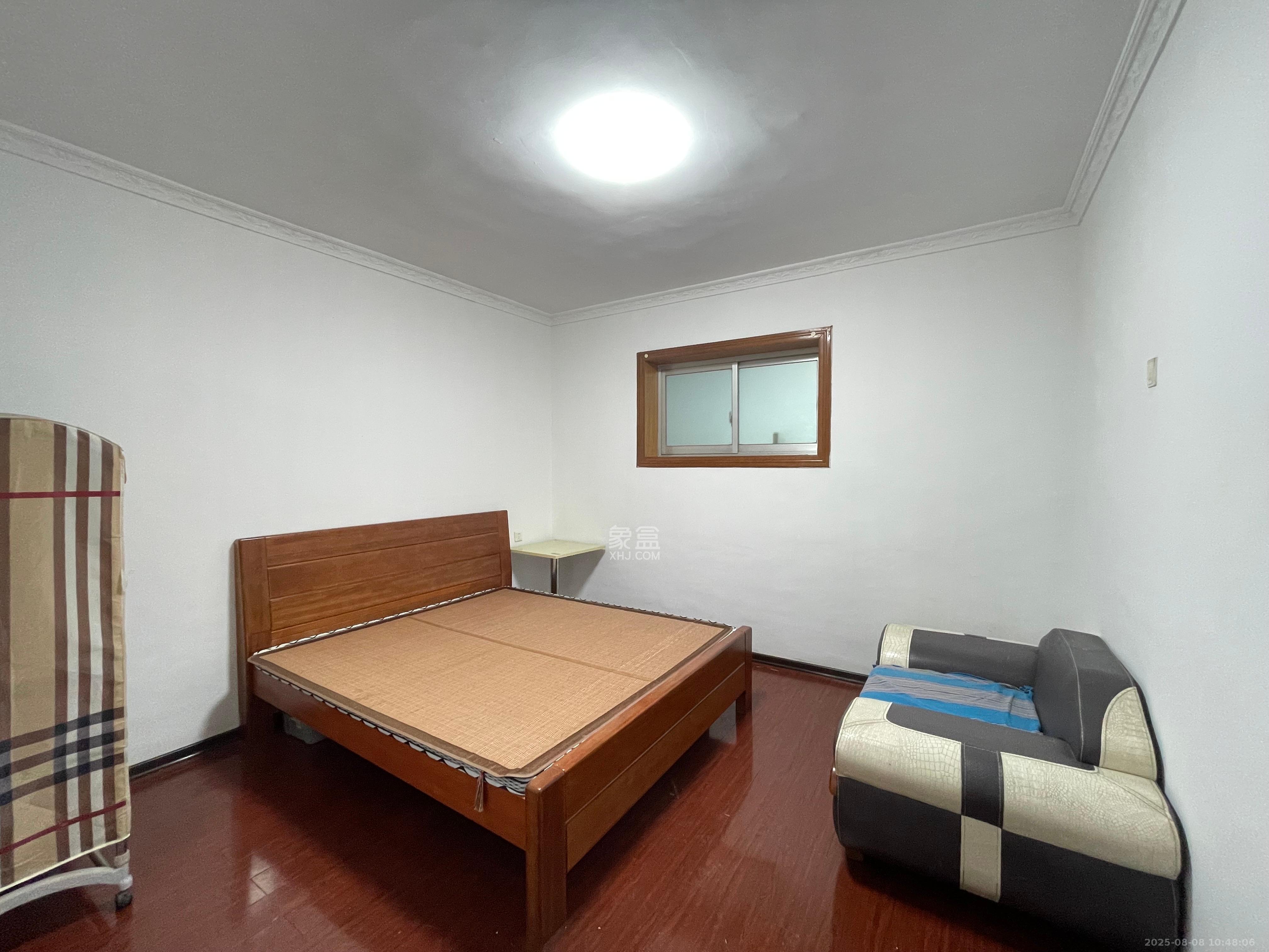 汽车西站商贸城（河西望城坡）  4室1厅1卫    2000.0元/月室内图