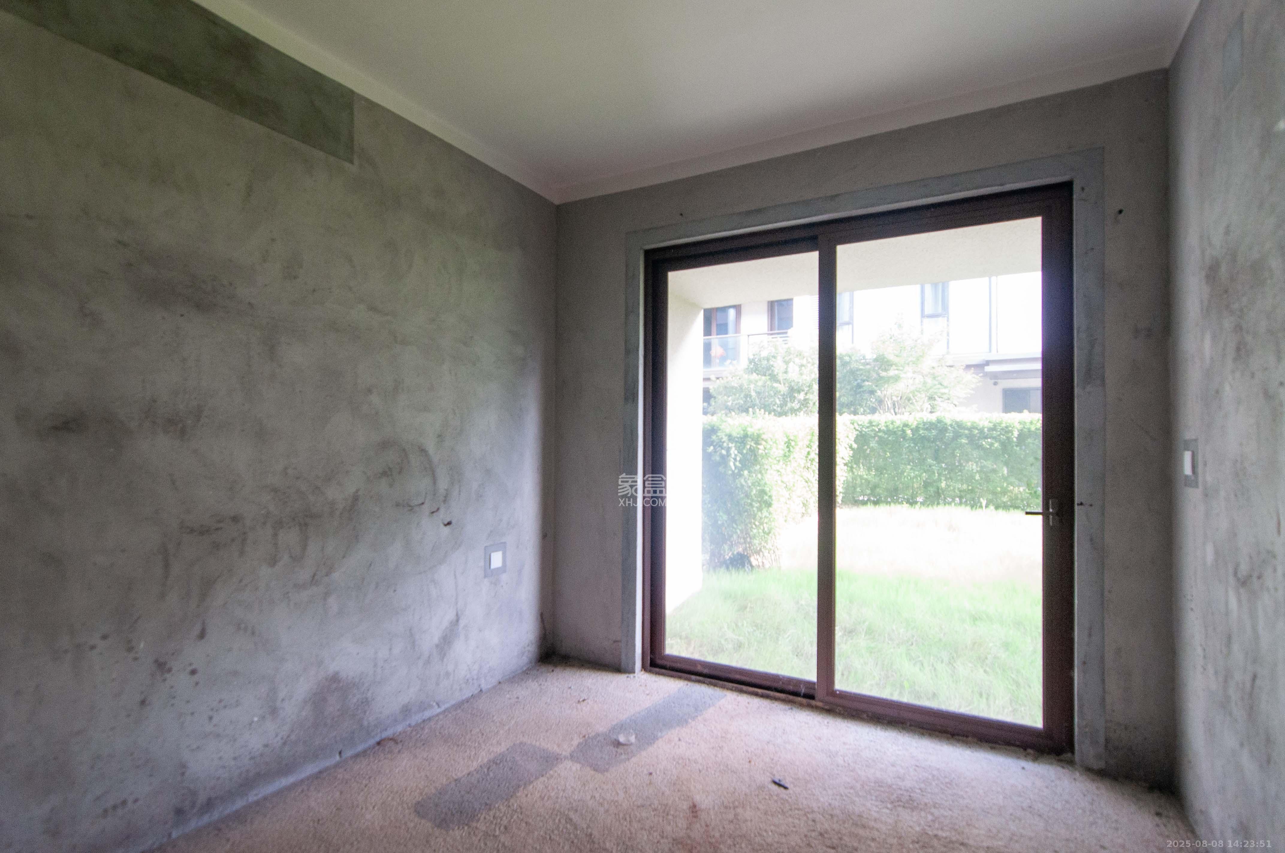 绿地麓湖郡  5室3厅3卫    406.0万 绿地麓湖郡  5室3厅3卫    406.0万其他