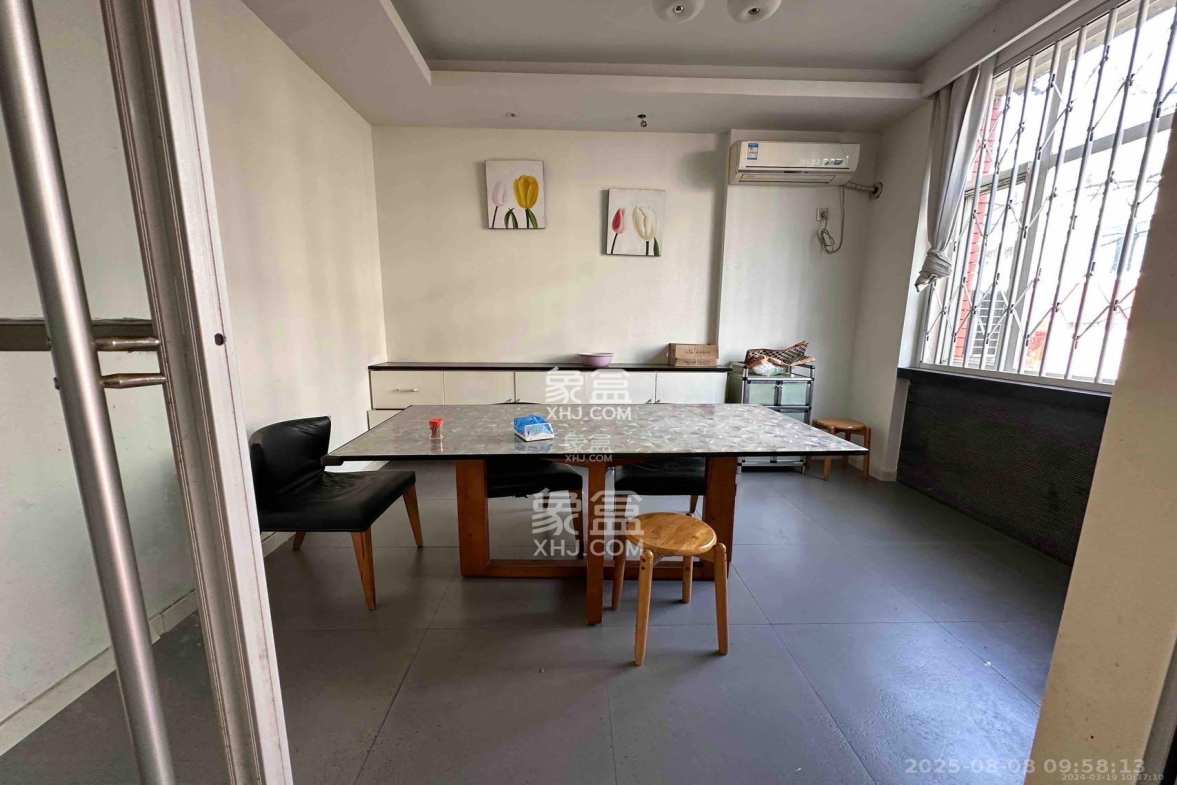 麓谷锦园  5室2厅3卫    7000.0元/月 麓谷锦园  5室2厅3卫    7000.0元/月室内图