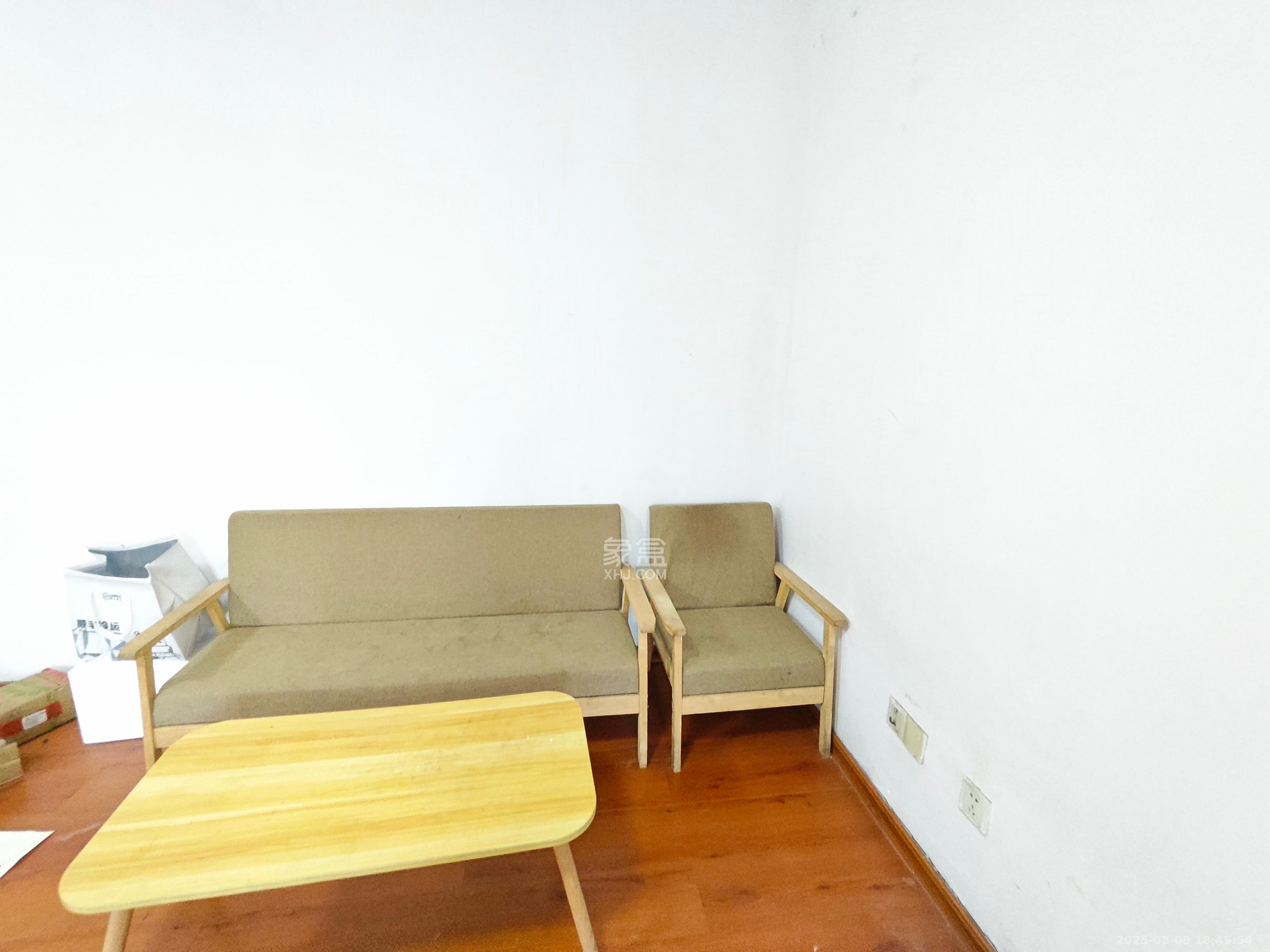 金麓西岸和苑  2室2厅1卫    2100.0元/月 金麓西岸和苑  2室2厅1卫    2100.0元/月室内图