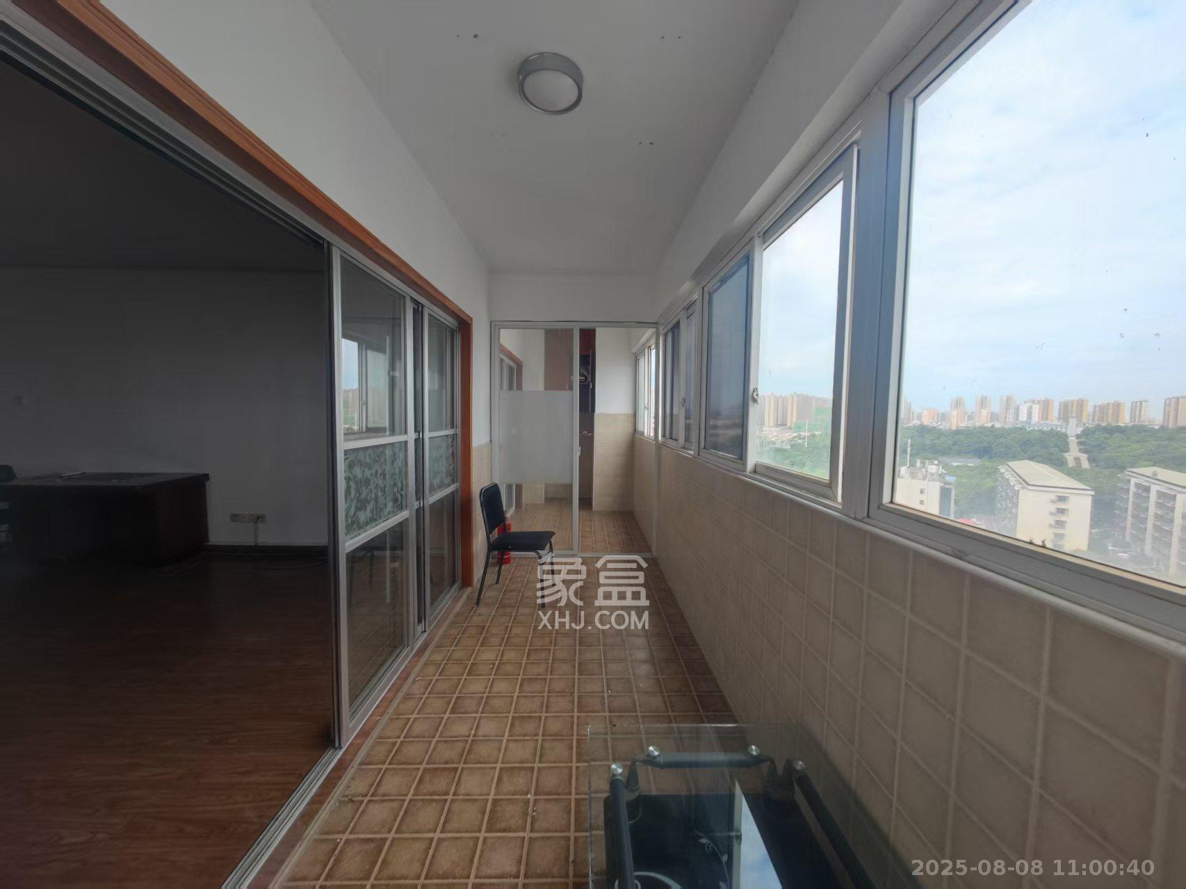 开源鑫阁 4室2厅1卫 2400.0元/月 开源鑫阁 4室2厅1卫 2400.0元/月室内图