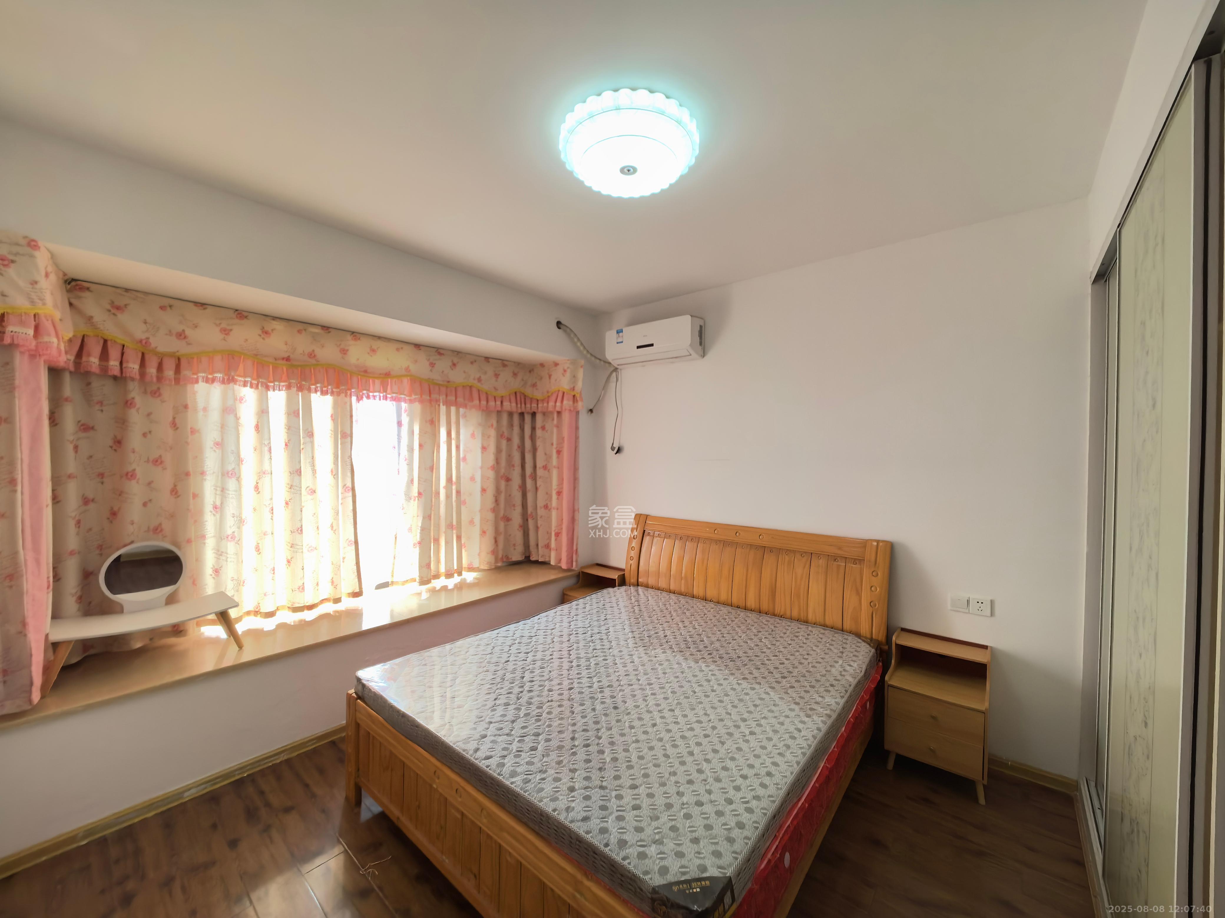 华润凤凰城二期 3室2厅1卫 1800.0元/月 华润凤凰城二期 3室2厅1卫 1800.0元/月室内图