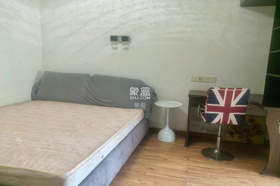 佳天瑞宁花园 2室1厅1卫 2400.0元/月 佳天瑞宁花园 2室1厅1卫 2400.0元/月室内图