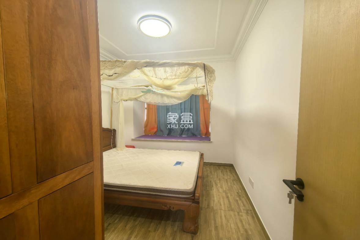 伊泰天骄三期 3室2厅2卫 170.0万 伊泰天骄三期 3室2厅2卫 170.0万室内图