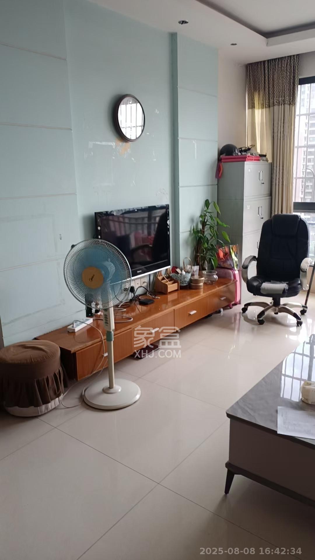 枫华府第  3室2厅2卫    1900.0元/月 枫华府第  3室2厅2卫    1900.0元/月