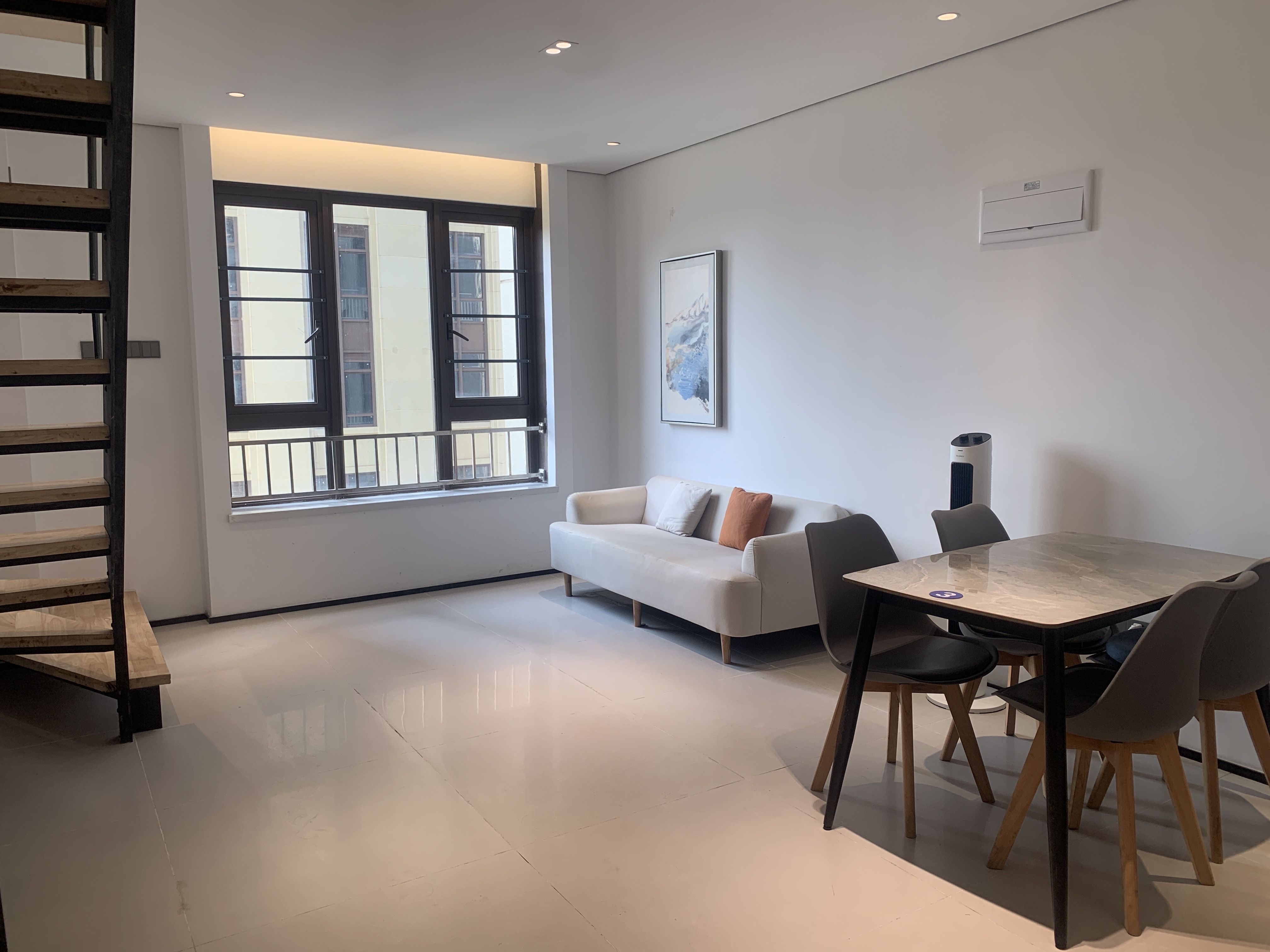 海航豪庭南苑  1室1厅2卫    3200.0元/月 海航豪庭南苑  1室1厅2卫    3200.0元/月室内图1