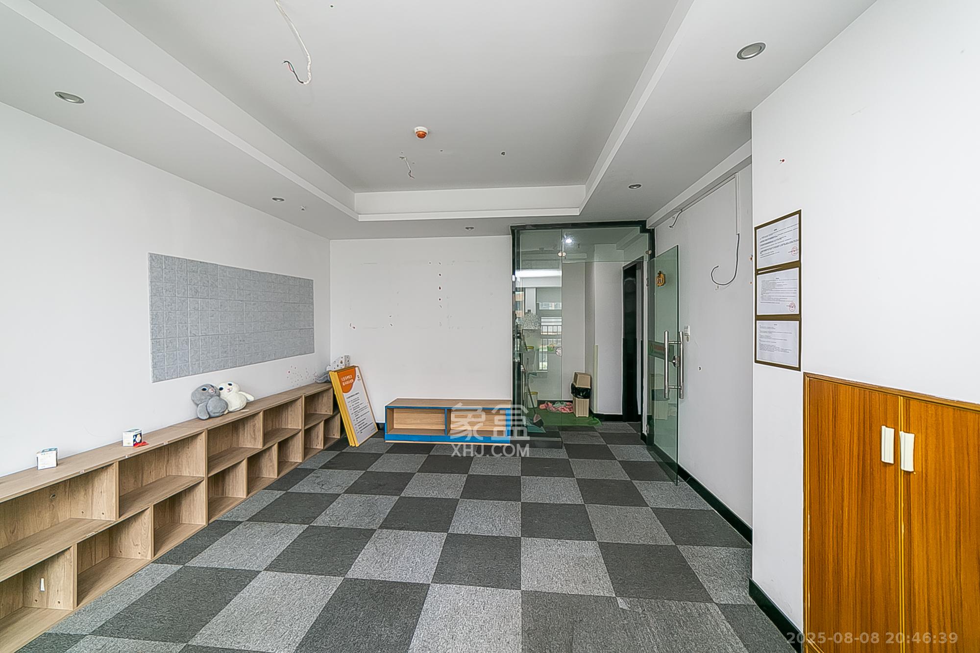 第六都（陆都小区）  1室1厅1卫    40.0万卧室