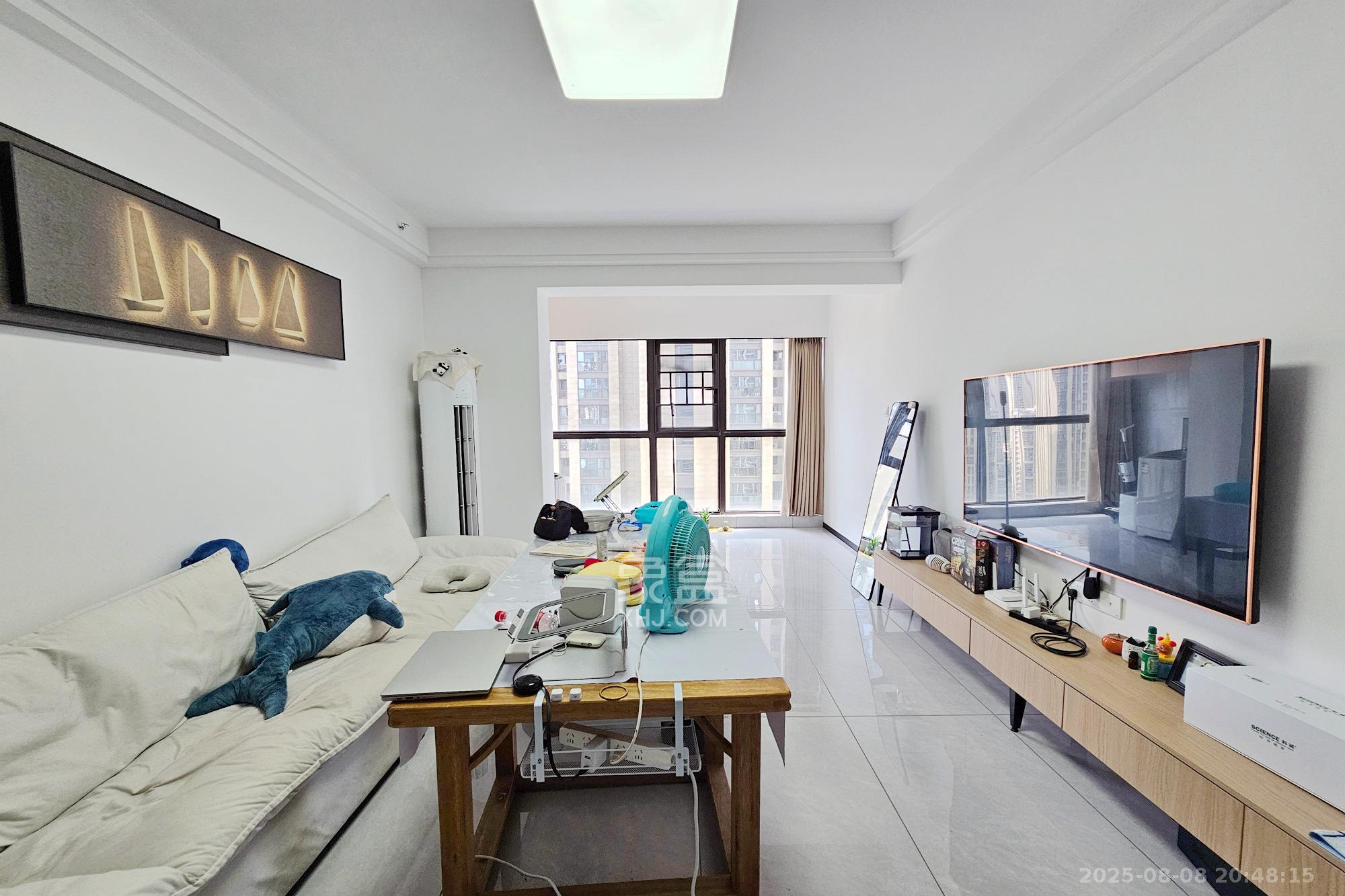 明昇壹城(明昇时代广场)二期 3室2厅2卫 170.00万 明昇壹城(明昇时代广场)二期 3室2厅2卫 170.00万客厅