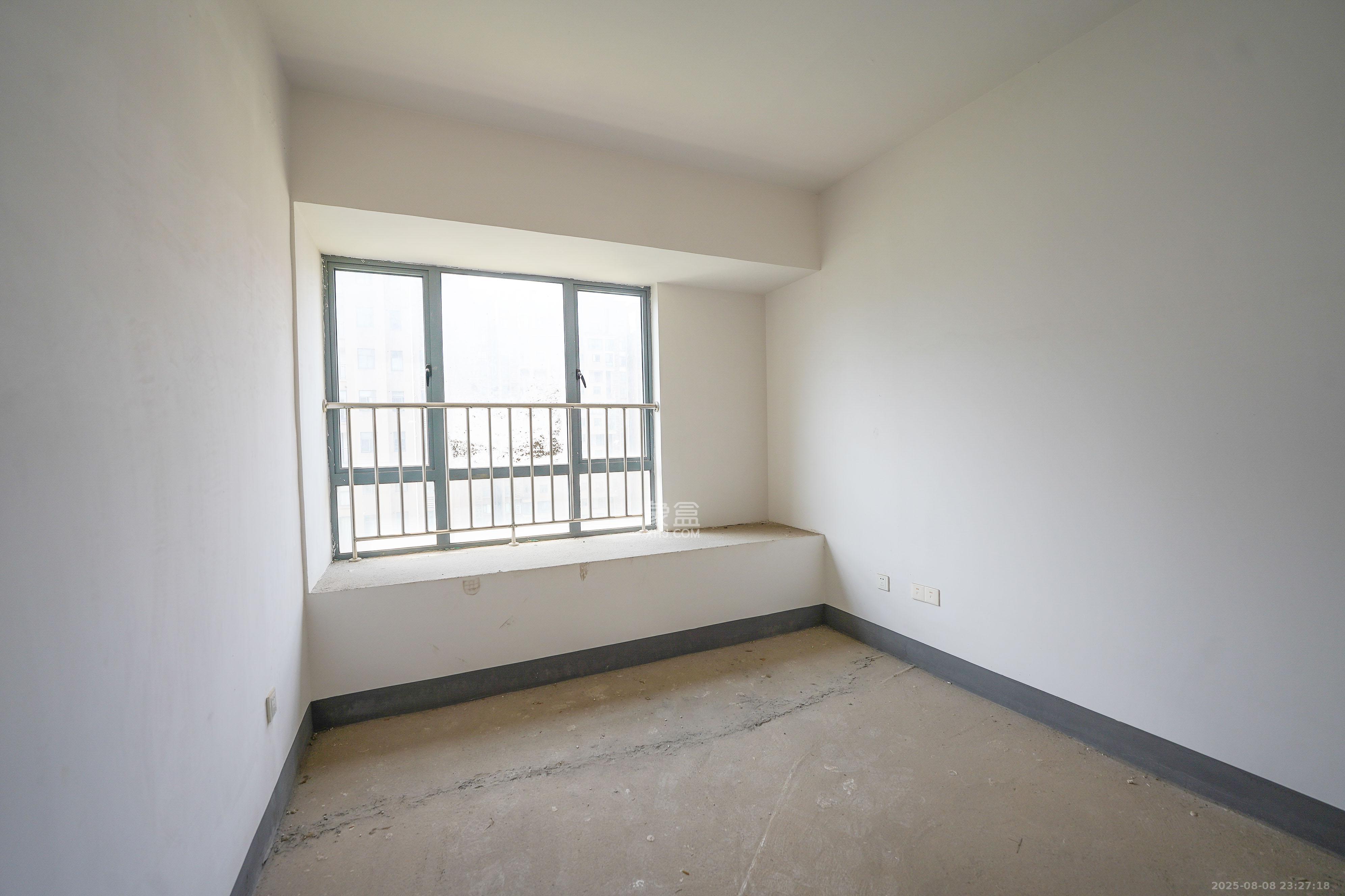 和美星城 5室2厅1卫 150.0万 和美星城 5室2厅1卫 150.0万卧室