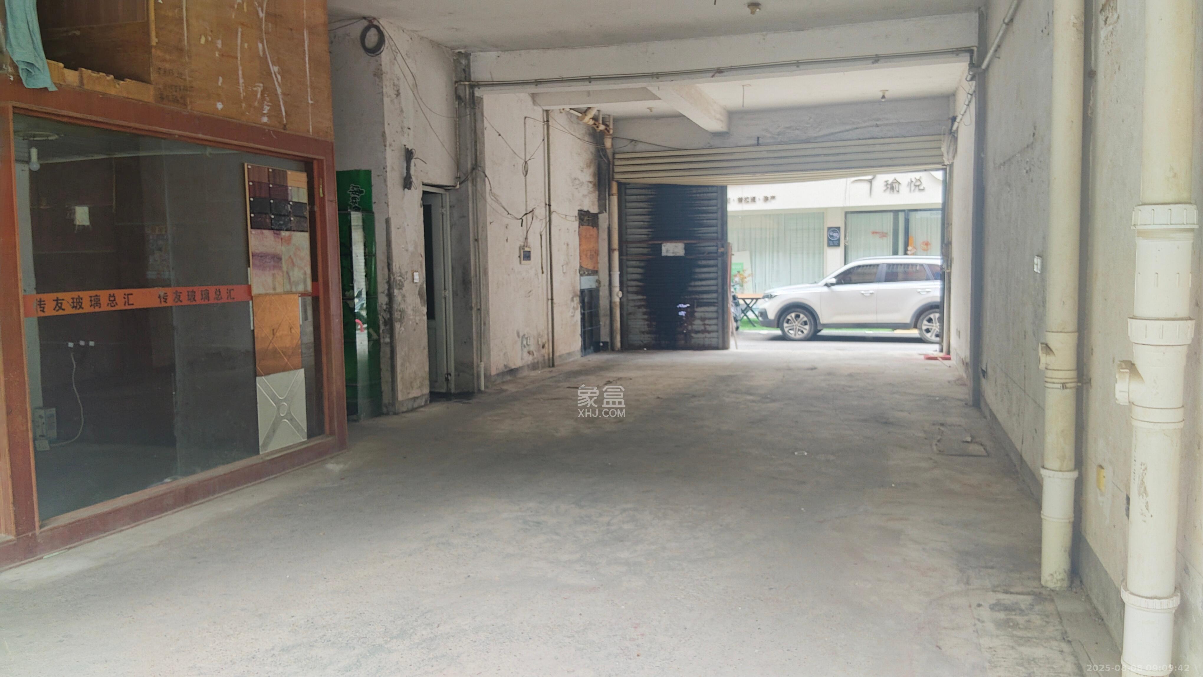 岳北社区 1室1厅1卫 4200.0元/月 岳北社区 1室1厅1卫 4200.0元/月室内图