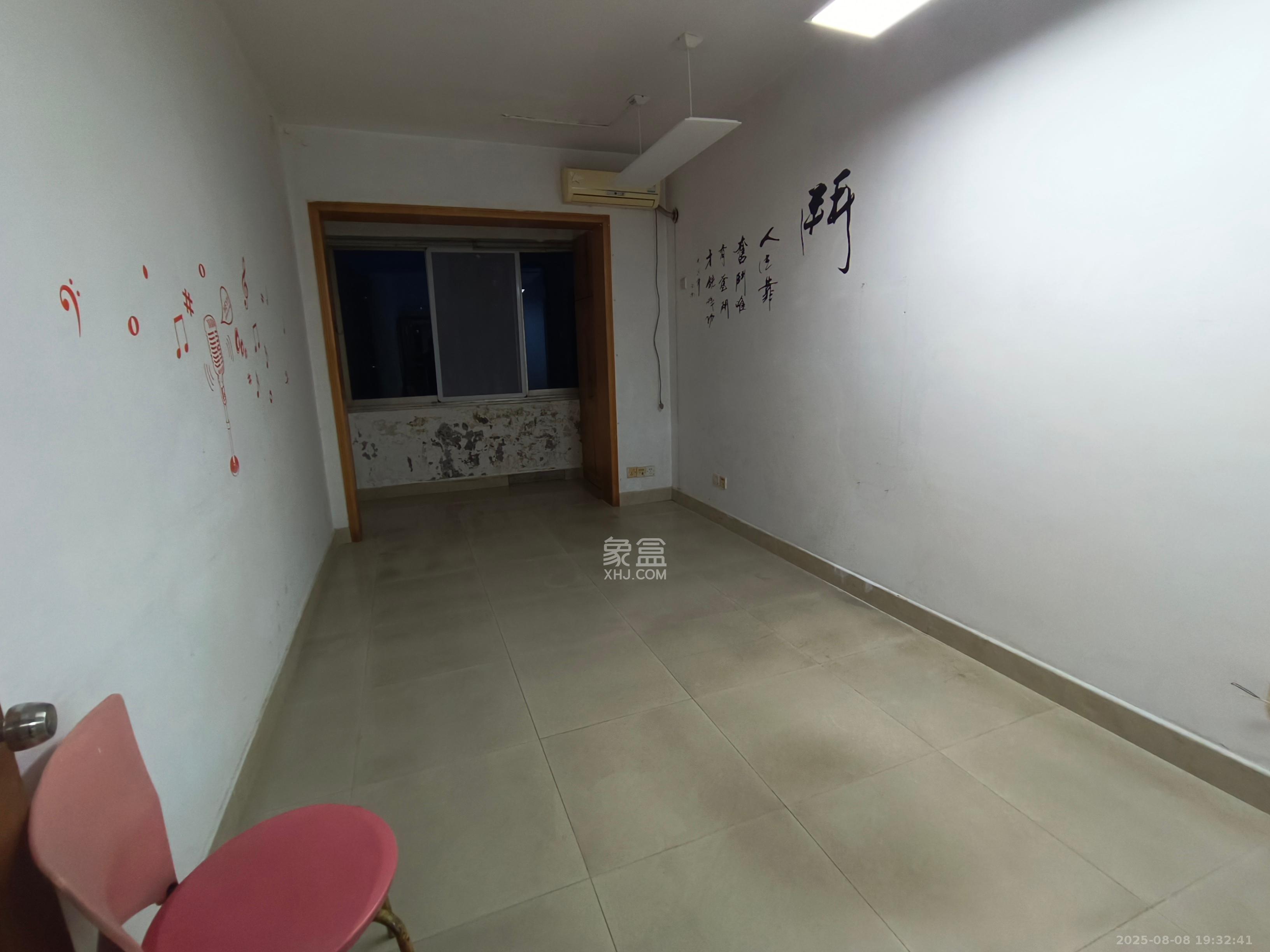 通发公寓 3室1厅1卫 2600.00元/月 通发公寓 3室1厅1卫 2600.00元/月室内图