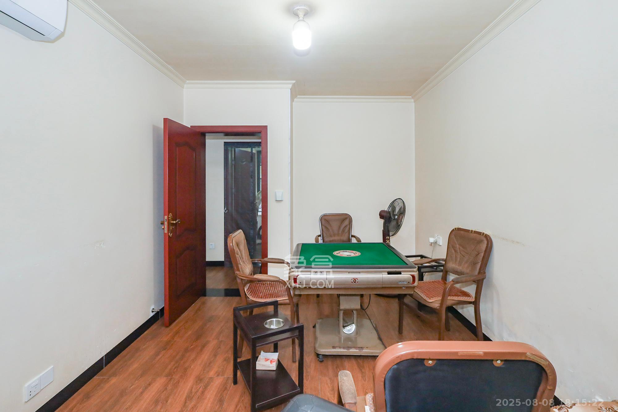 金麓西岸和苑 2室2厅1卫 60.0万 金麓西岸和苑 2室2厅1卫 60.0万卧室