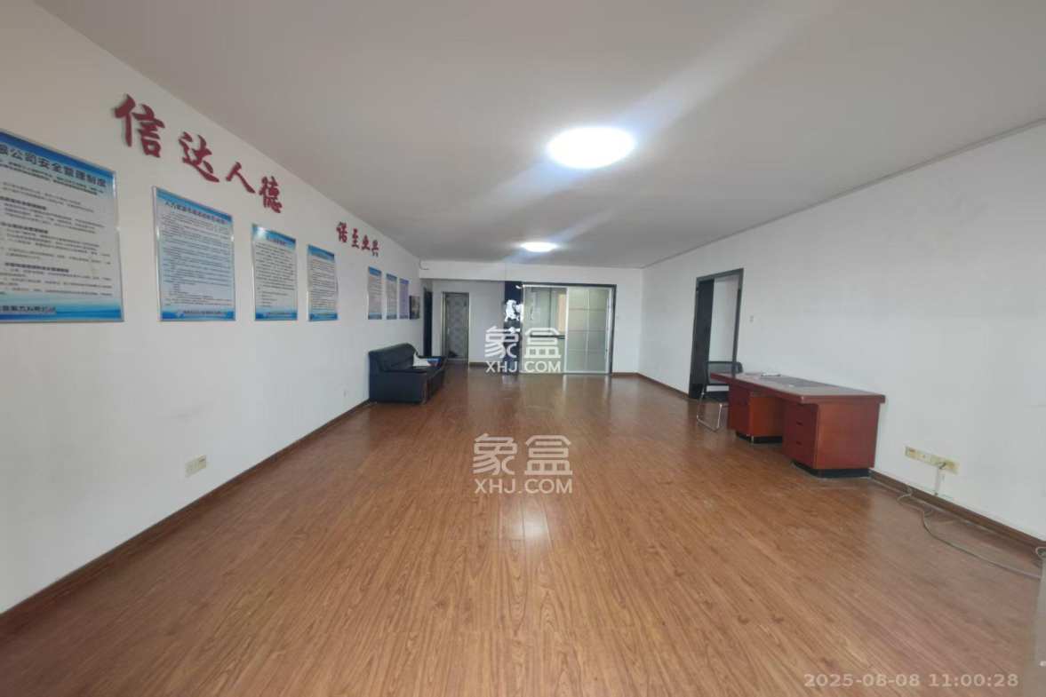 开源鑫阁 4室2厅1卫 2400.0元/月 开源鑫阁 4室2厅1卫 2400.0元/月室内图