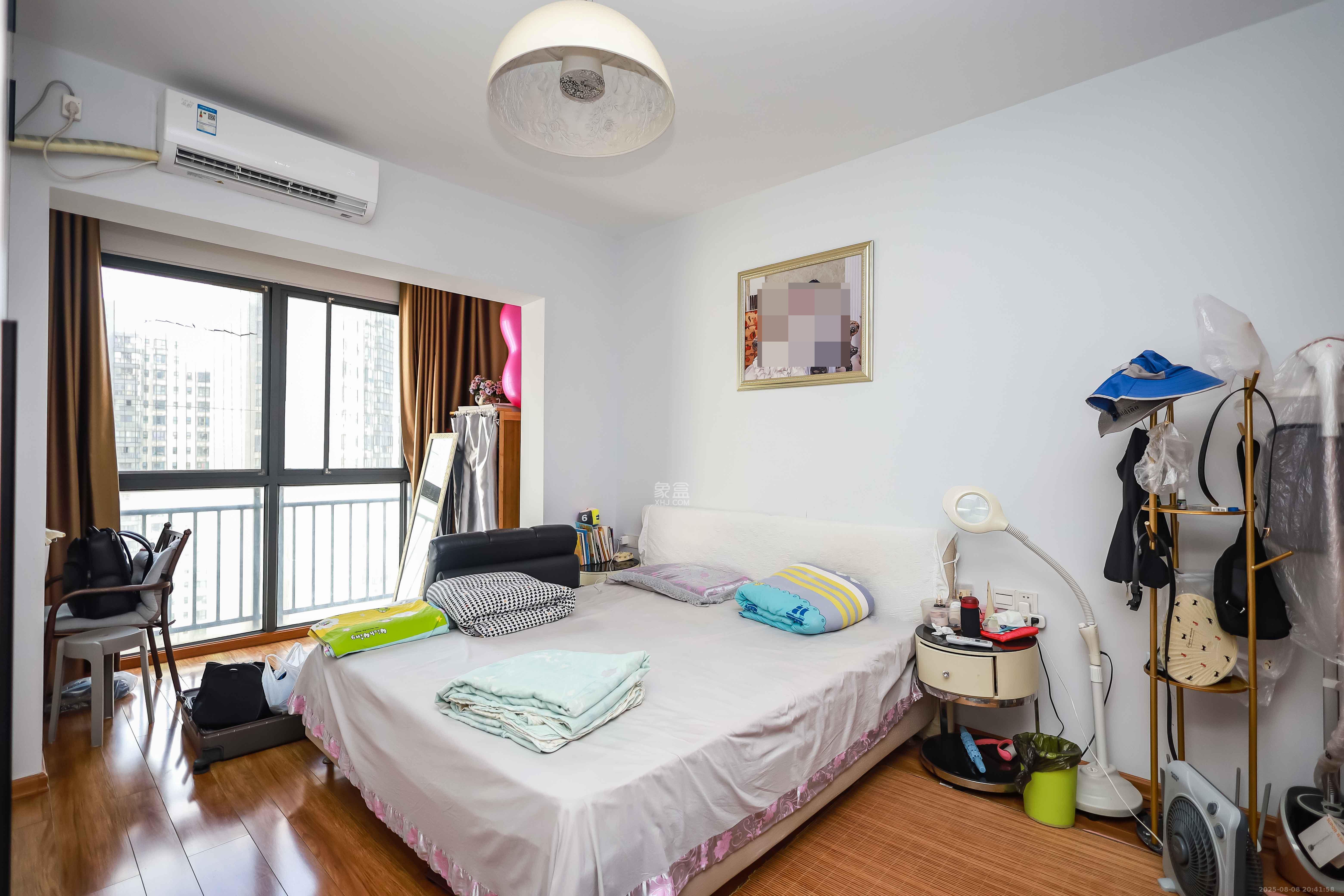 莱茵城 3室2厅1卫 100.0万 莱茵城 3室2厅1卫 100.0万卧室