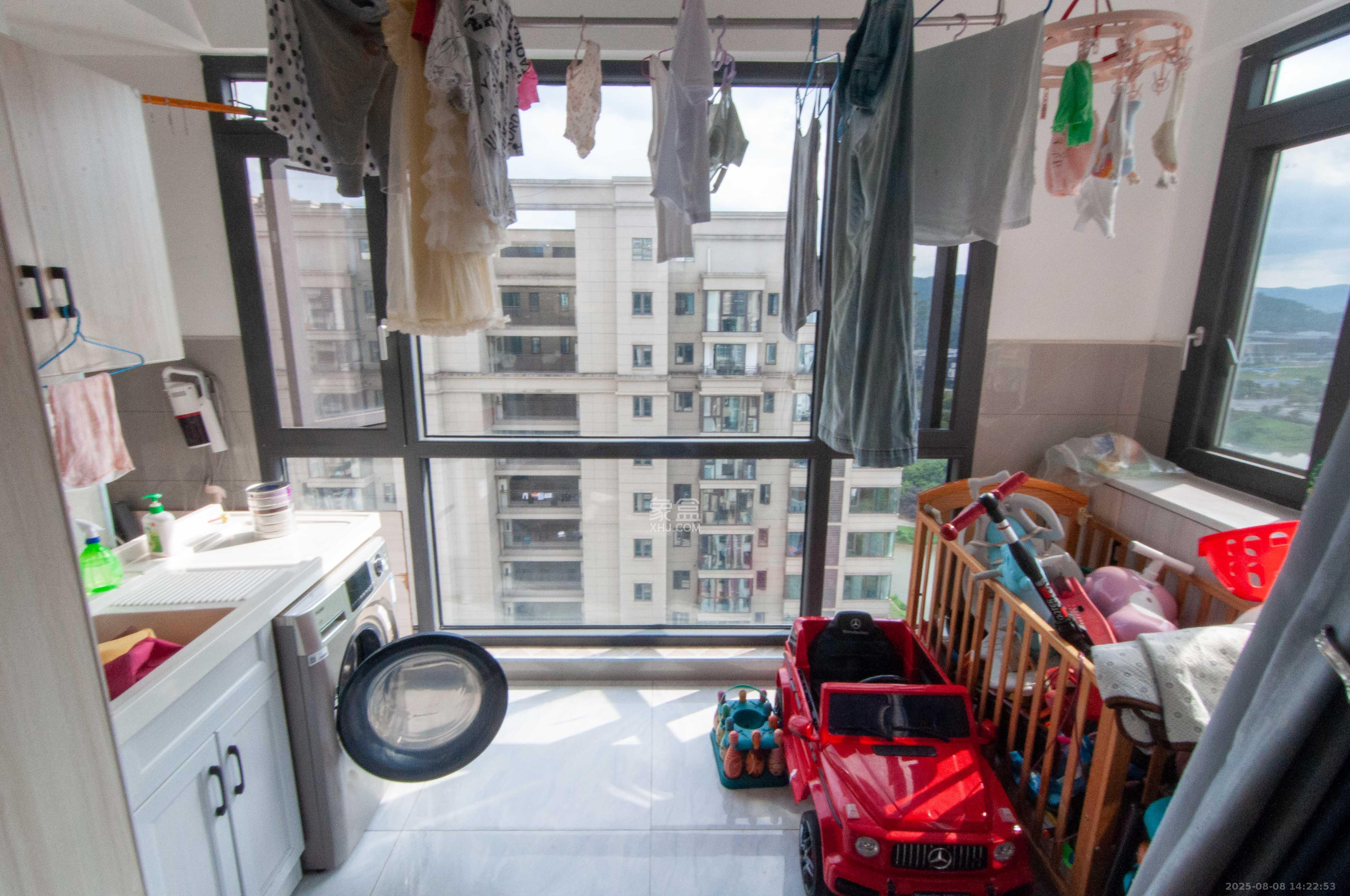 梅溪湖金茂湾  3室2厅2卫    145.0万其他