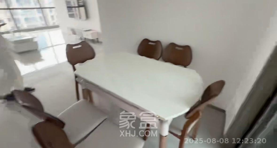 德奥悦东方  4室1厅2卫   4000.00元/月室内图