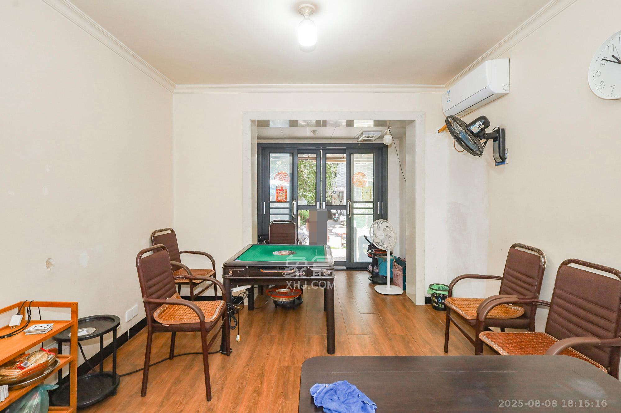 金麓西岸和苑 2室2厅1卫 60.0万 金麓西岸和苑 2室2厅1卫 60.0万客厅