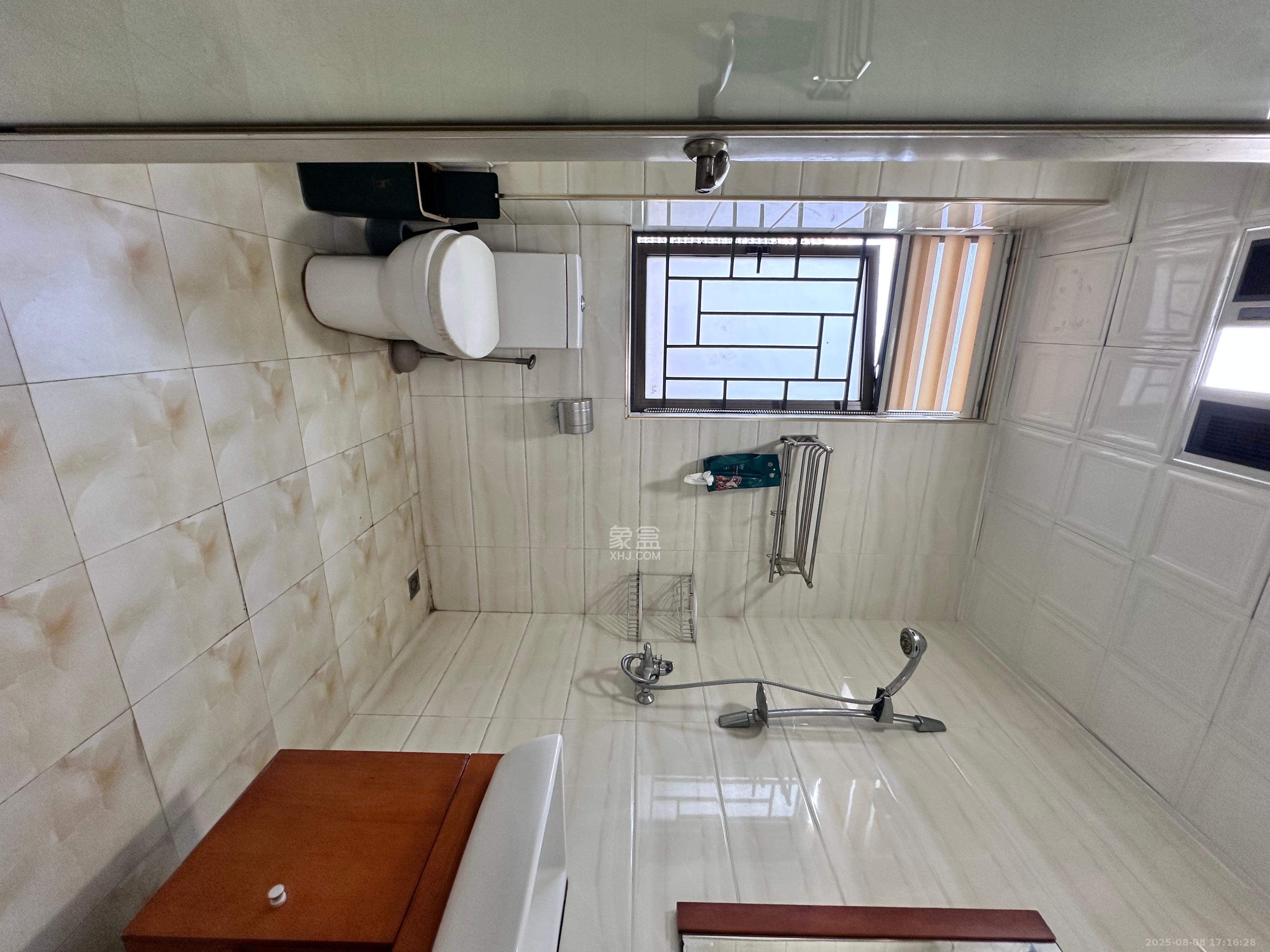 世茂铂翠湾一期  4室2厅2卫    4000.0元/月 世茂铂翠湾一期  4室2厅2卫    4000.0元/月室内图