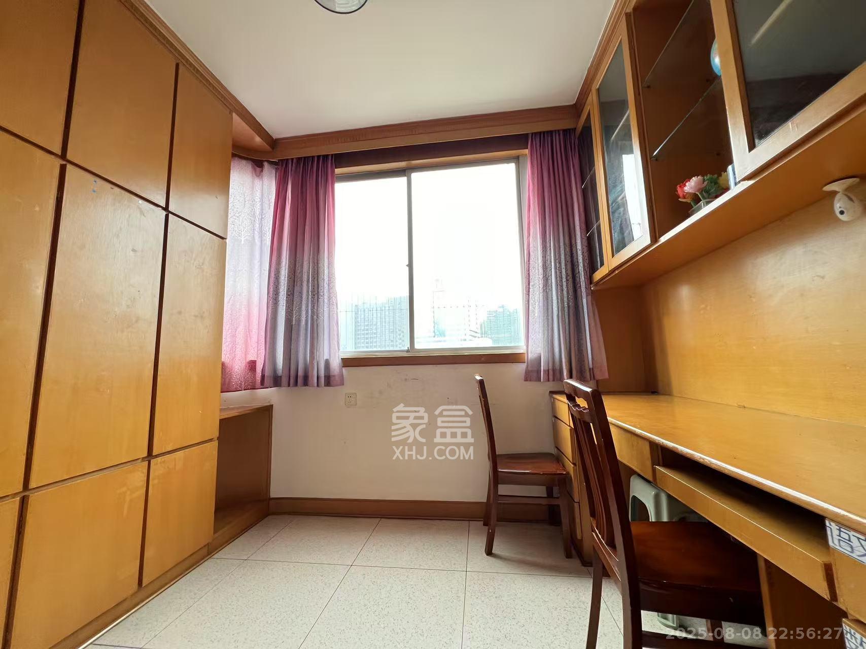 湘农桥社区  3室2厅2卫    4000.0元/月室内图