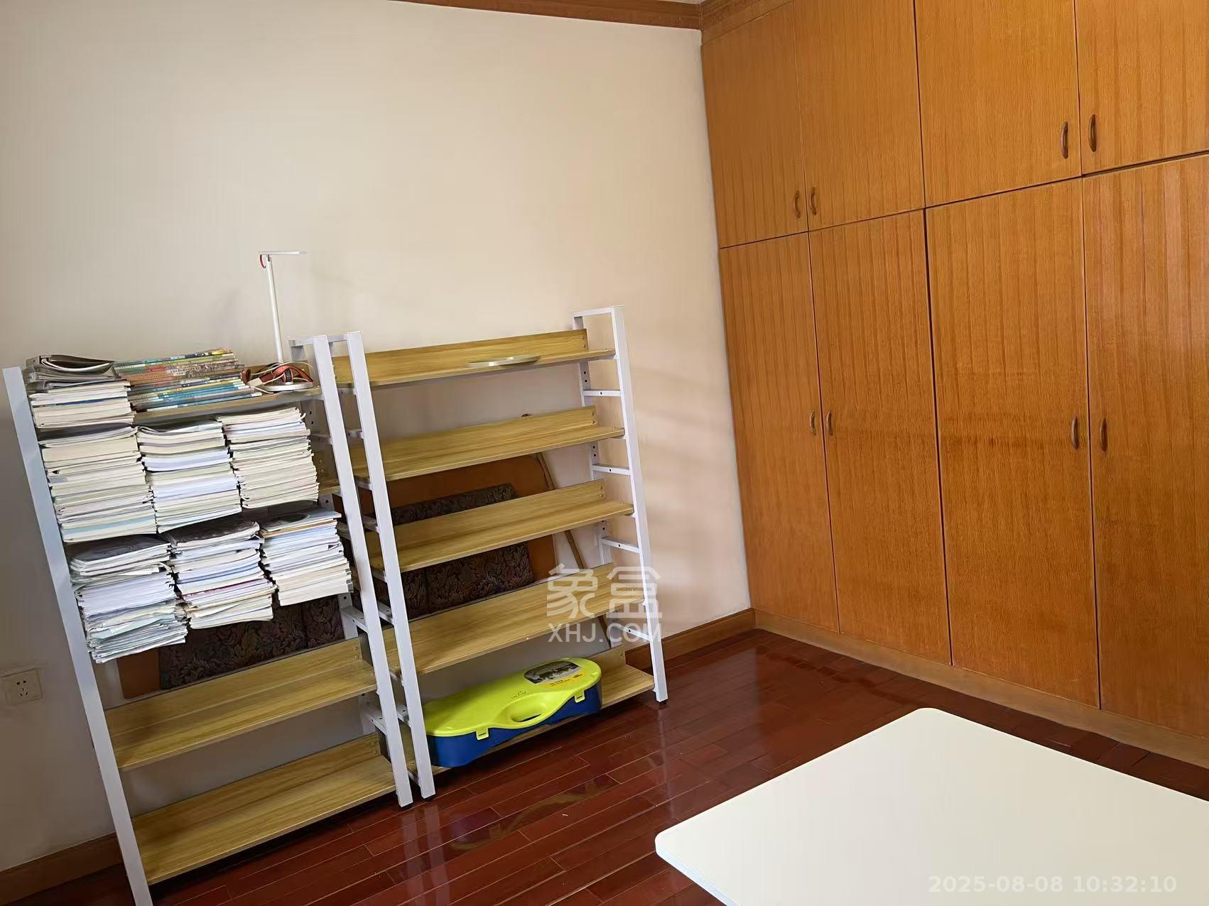 省人大常委会宿舍 4室2厅2卫 3000.0元/月 省人大常委会宿舍 4室2厅2卫 3000.0元/月室内图