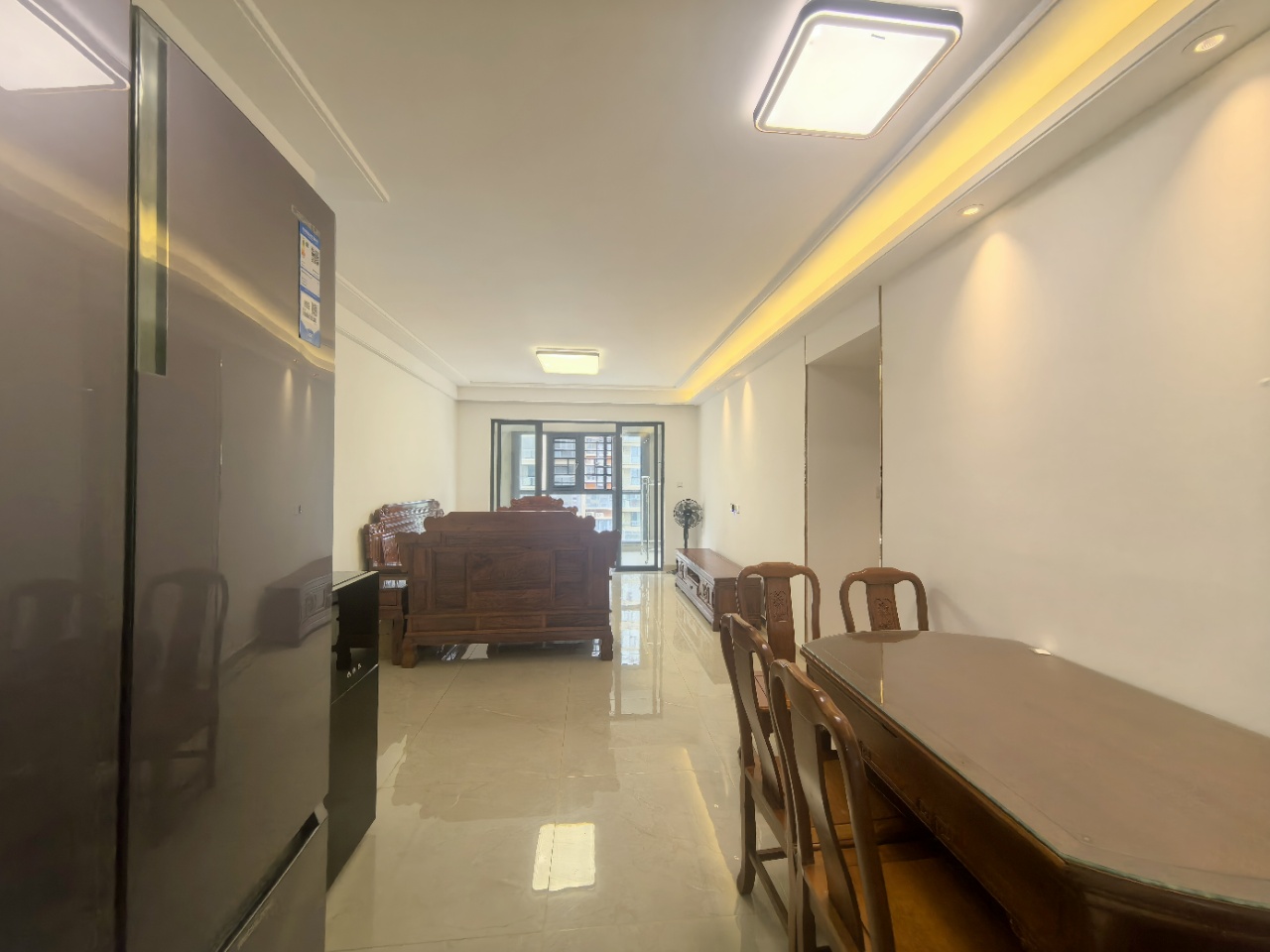 伊泰天骄三期 3室2厅2卫 170.0万 伊泰天骄三期 3室2厅2卫 170.0万室内图