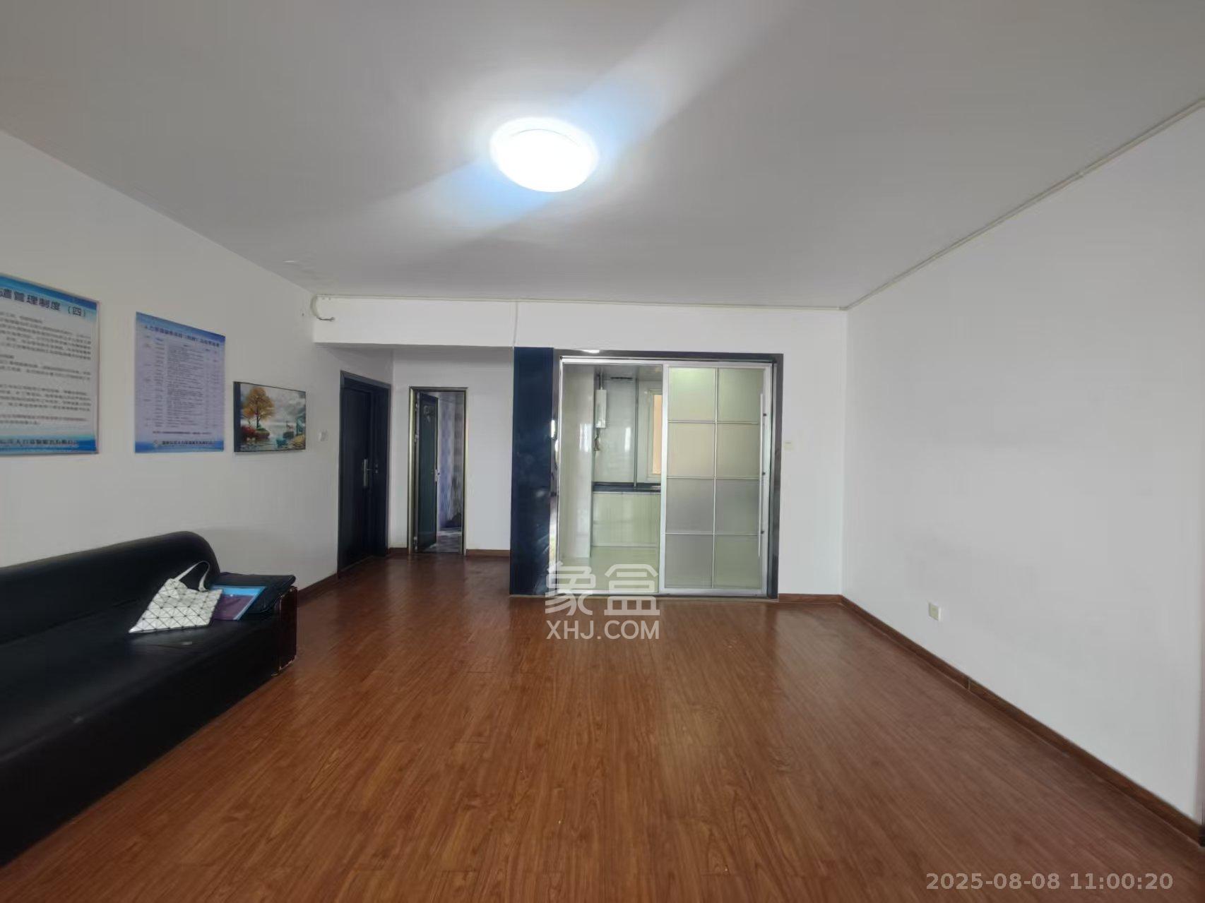 开源鑫阁  4室2厅1卫    2400.0元/月室内图